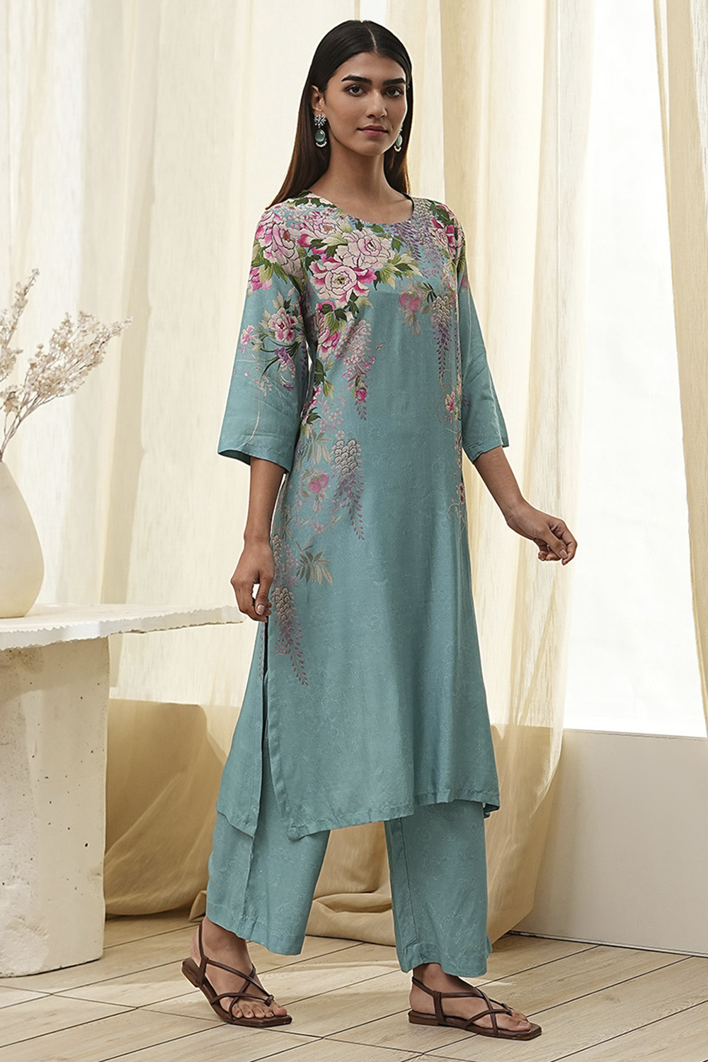 Blue Floral Straight Kurta Set image number 5