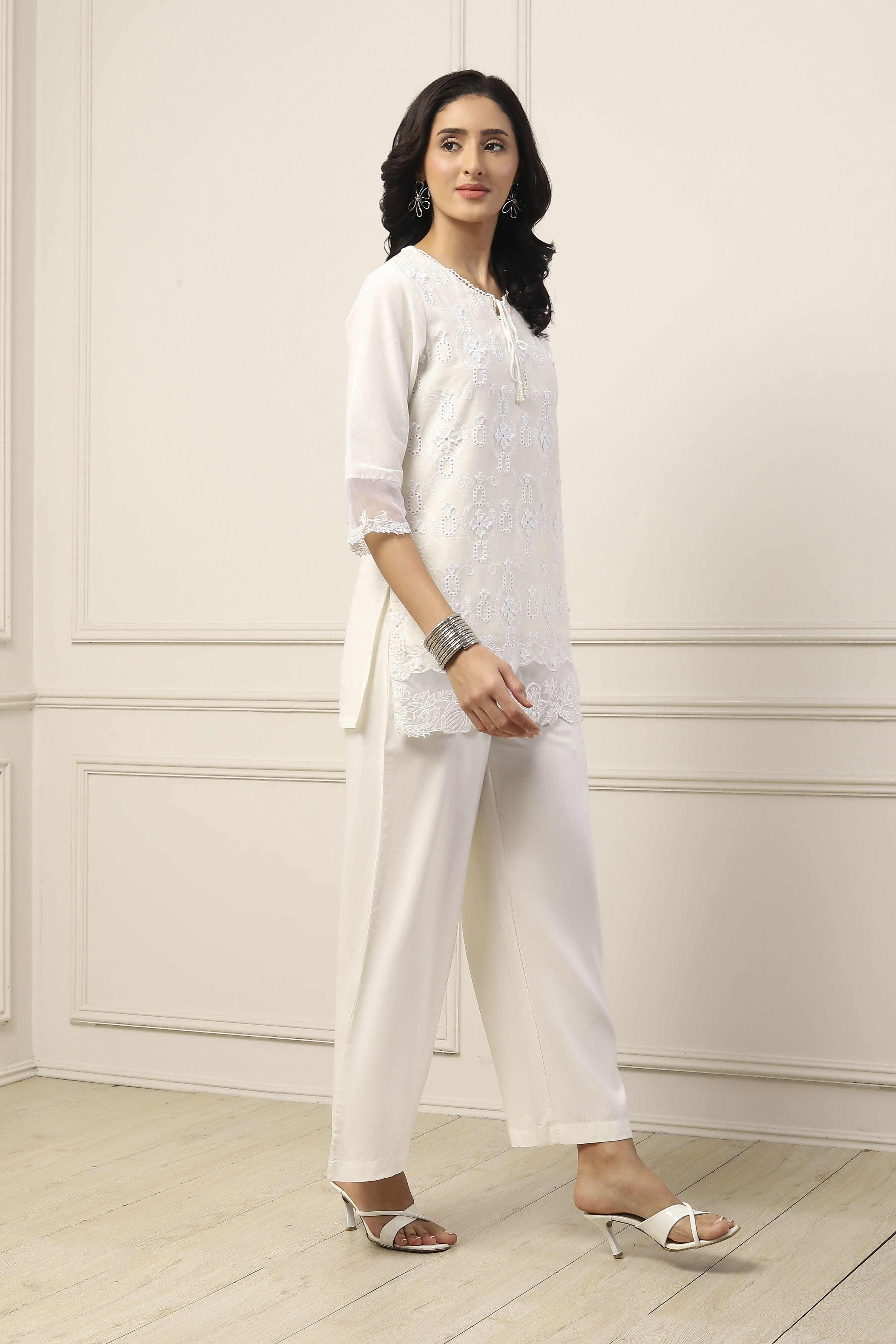 White Cotton Embroidered Schiffli Straight Suit Set image number 5