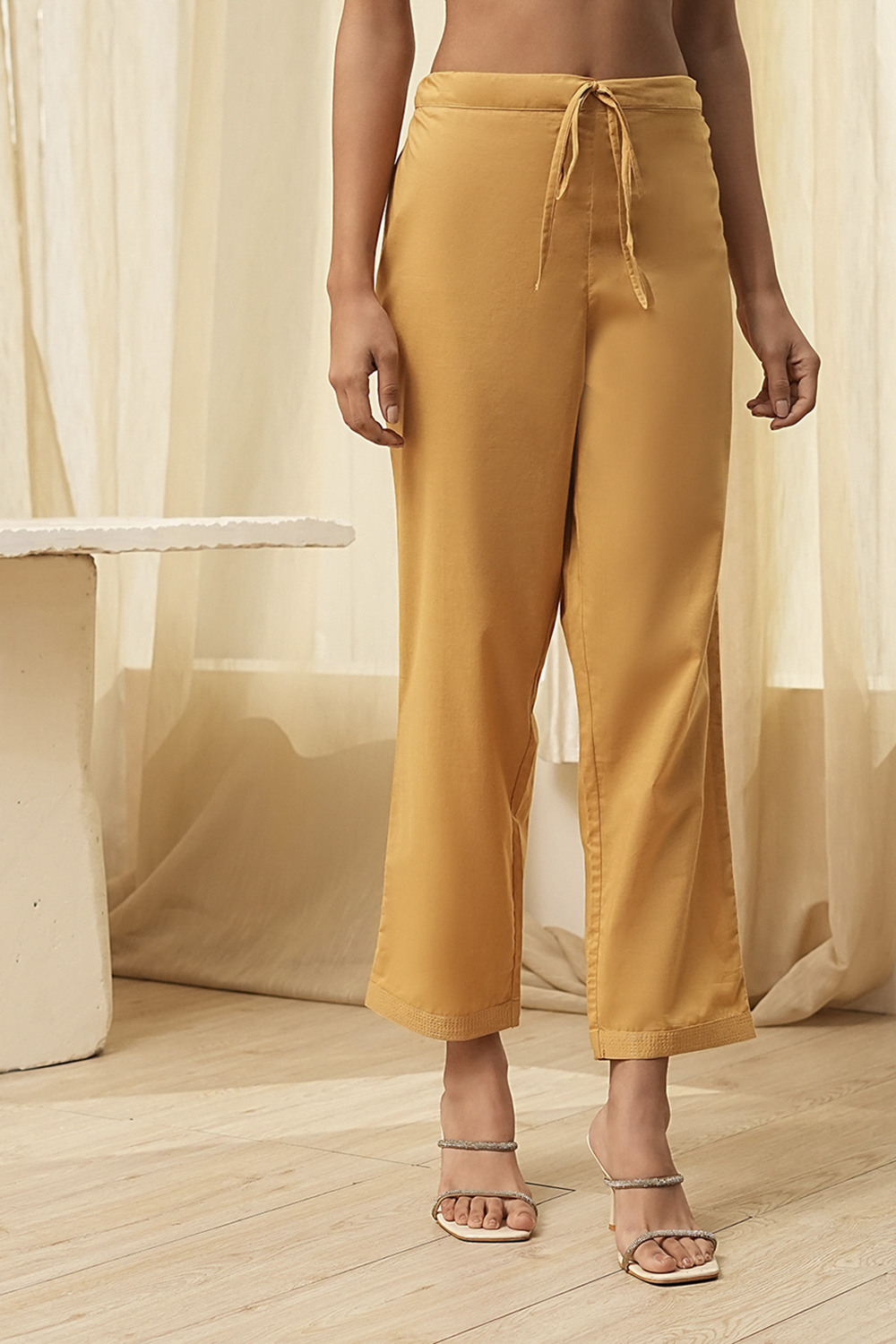 Cream-Colored Cotton Solid Regular Pants image number 4