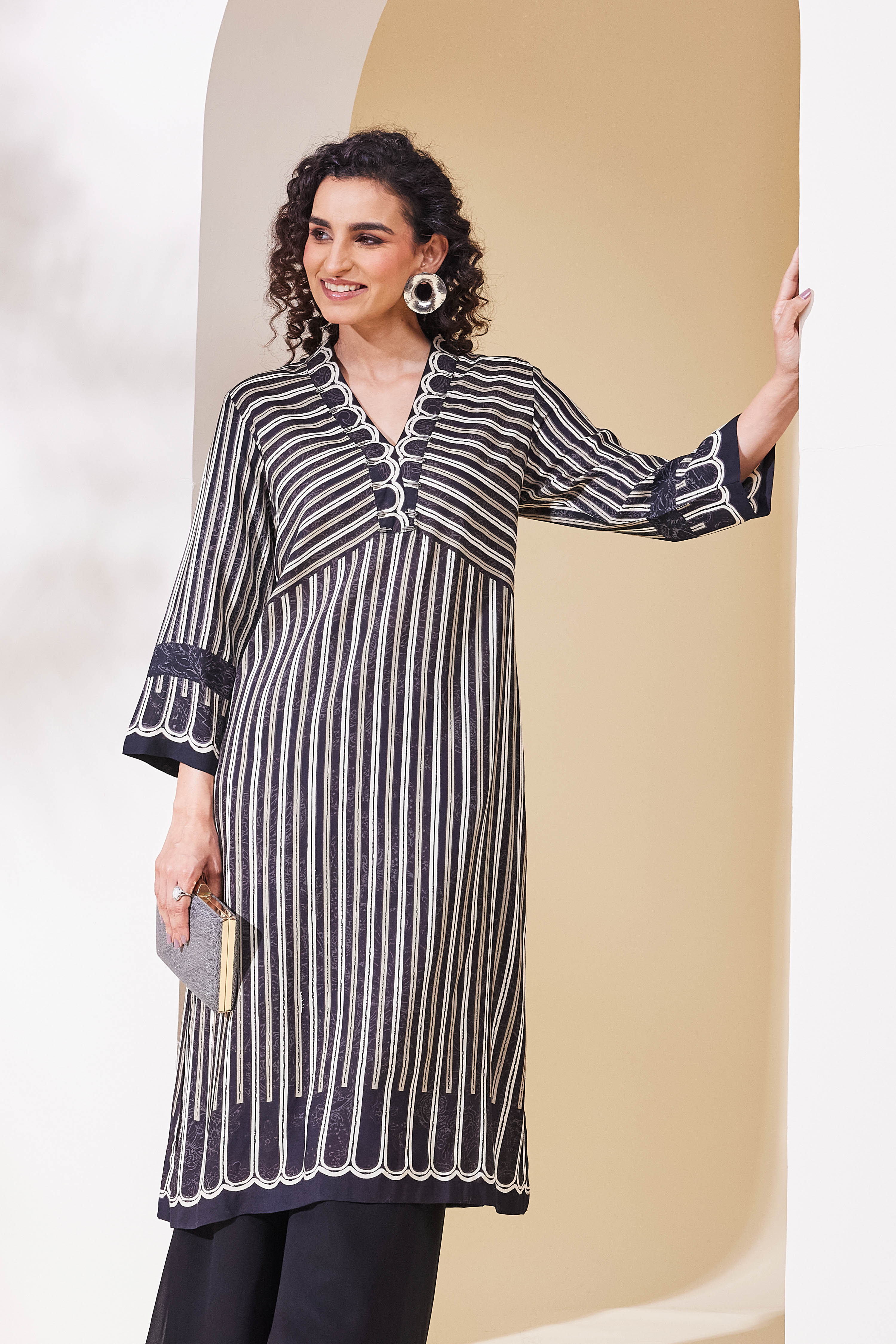 Black Viscose Rayon Straight Kurta image number 6