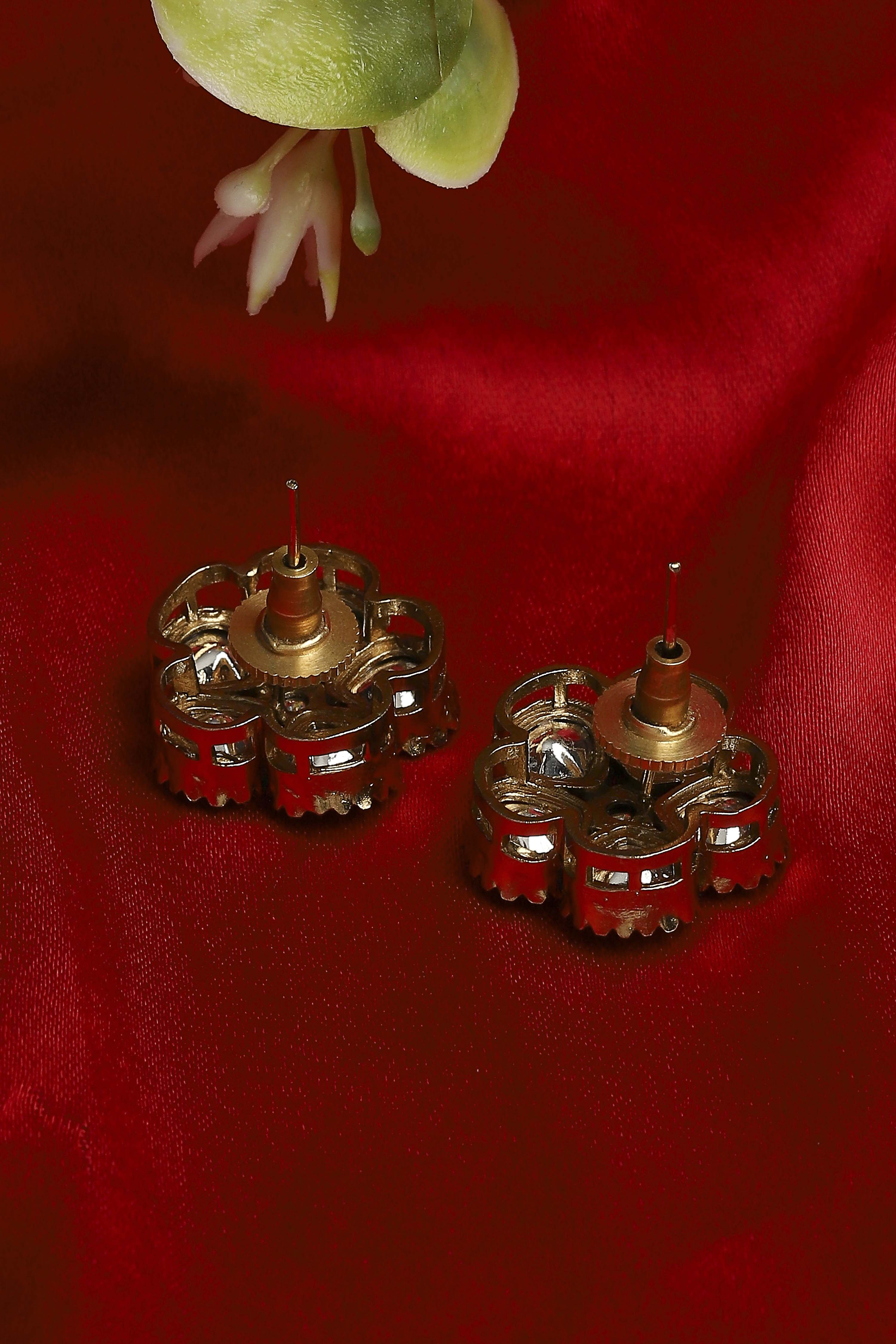 Antique Gold Brass Studs image number 4