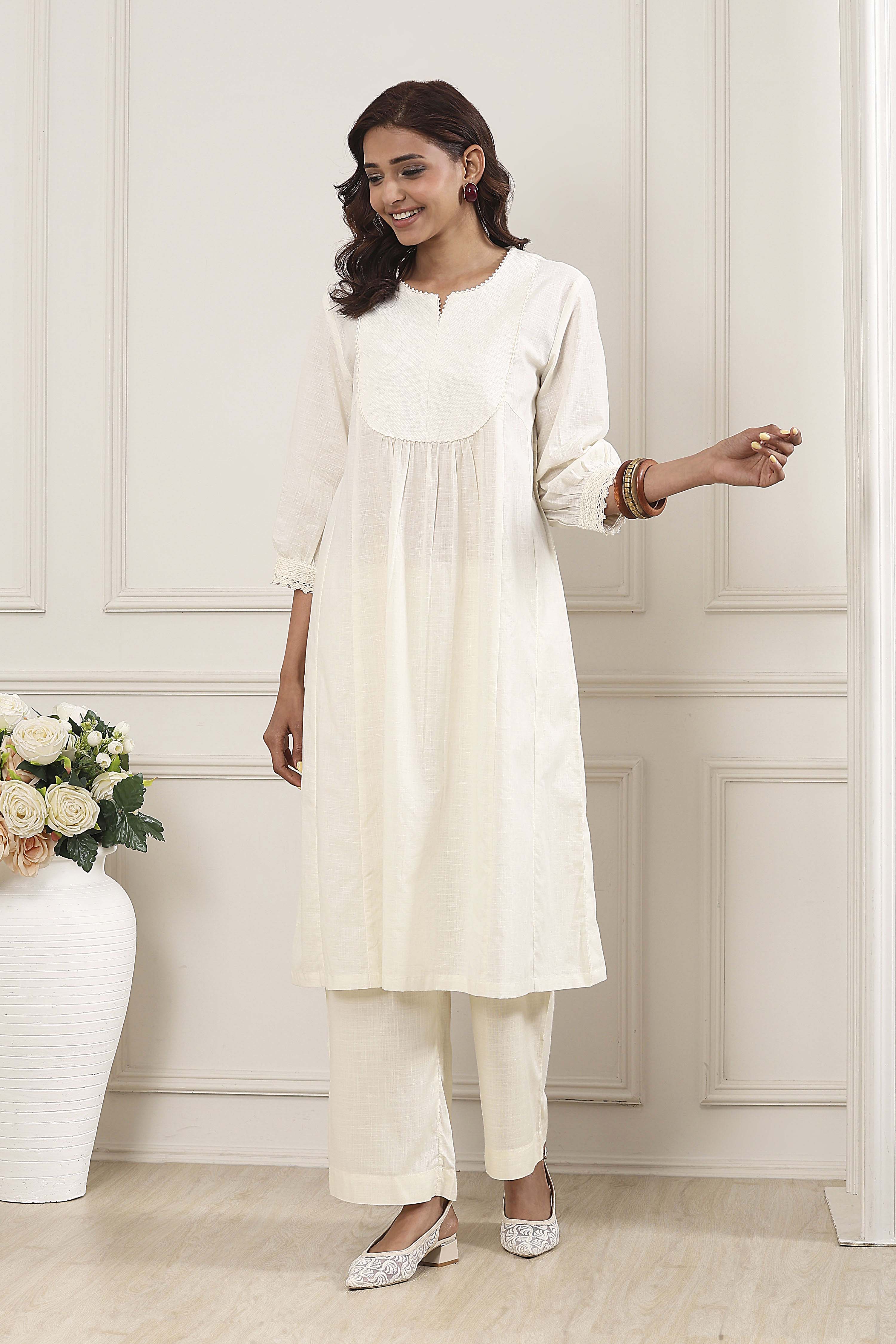 Off-White Cotton Solid A-Line Kurta image number 2