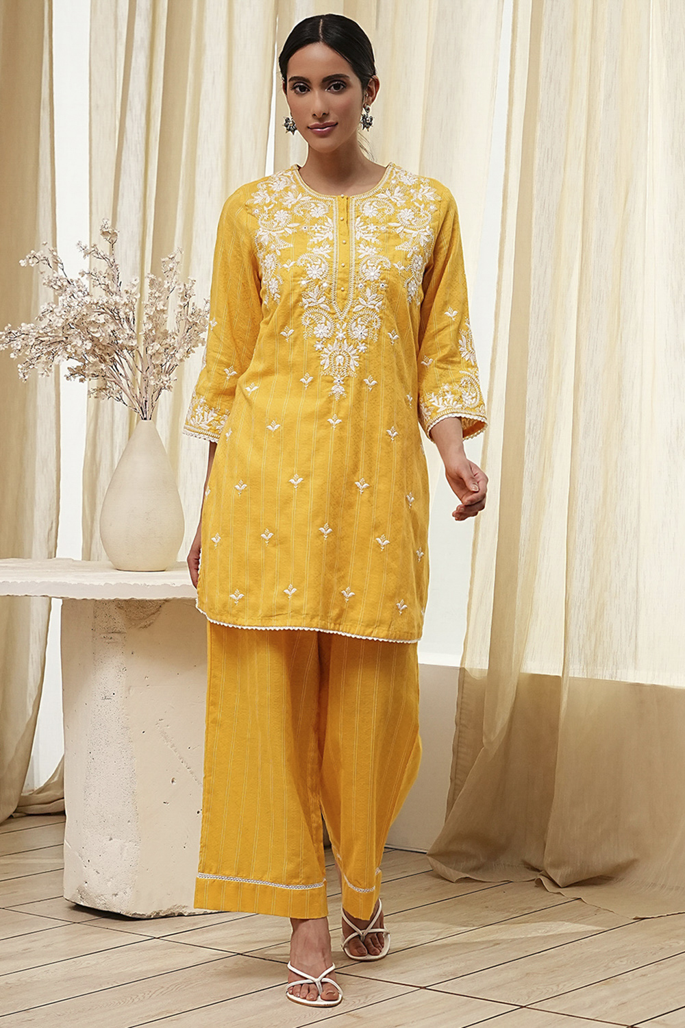 Blue Cotton Embroidered Straight Kurta Set image number 6