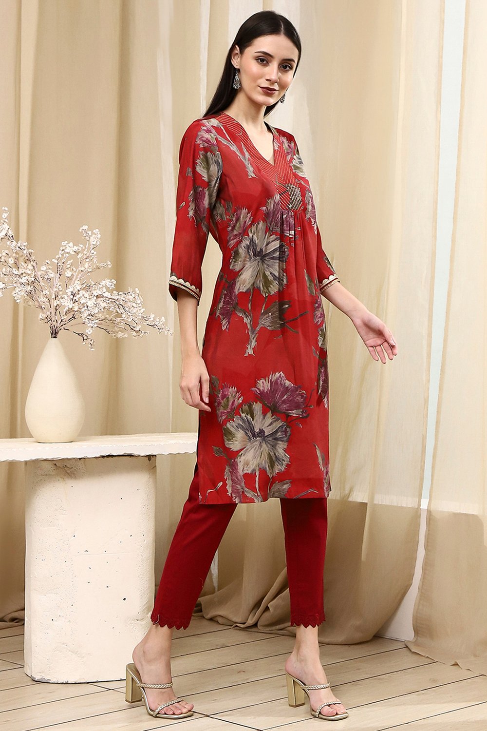 Coral Red Floral Printed Straight Kurta image number 4