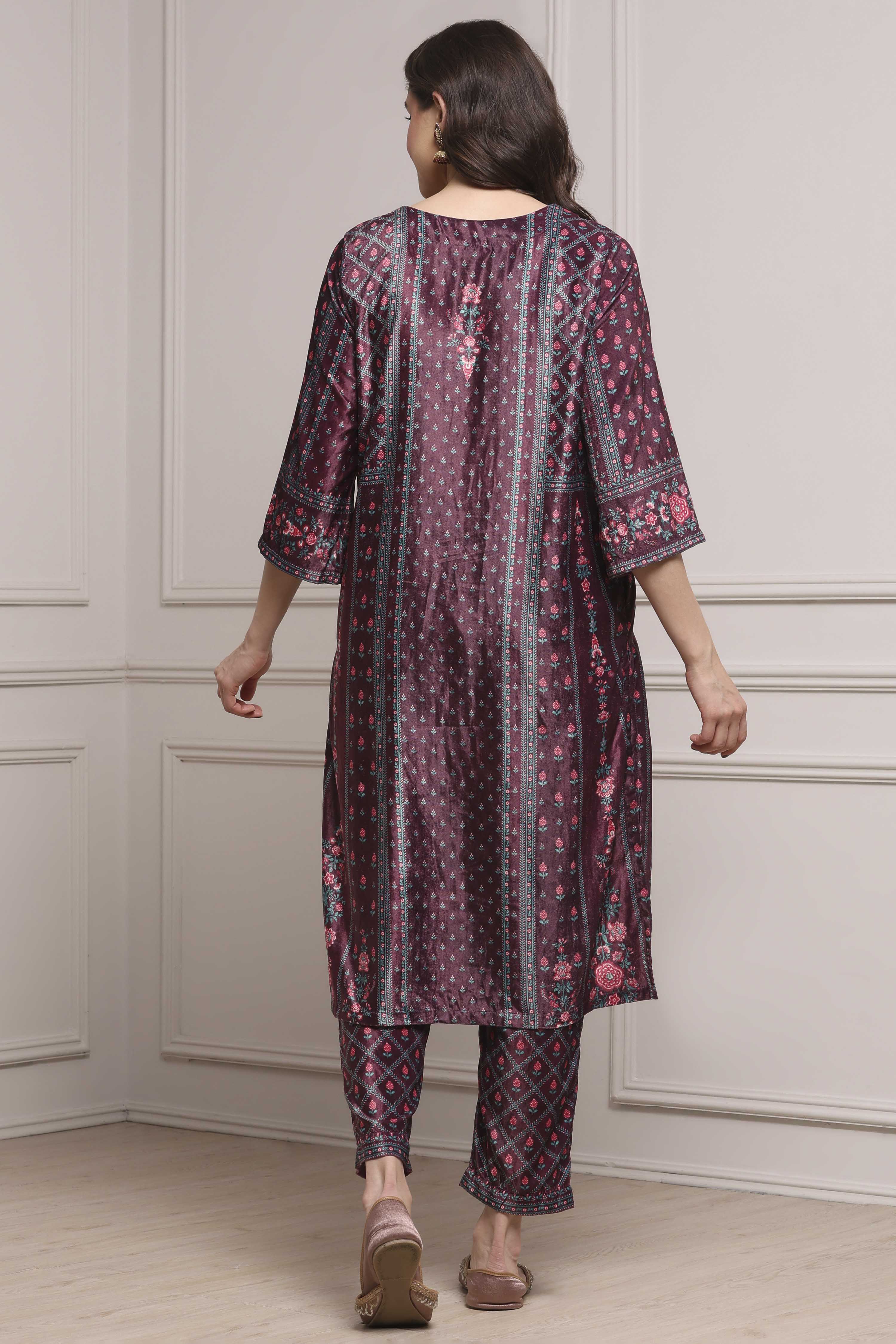 Plum Velvet Printed Straight Winter Suit Set image number 4