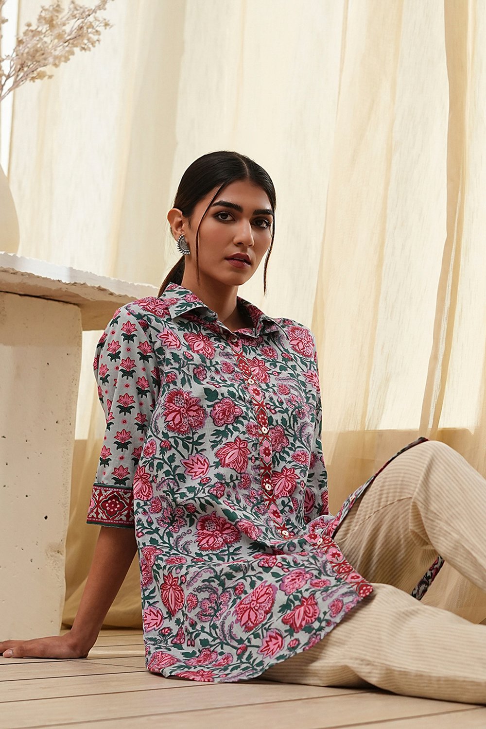 Blue and Pink Cotton Floral Shirt-Style Short Kurta image number 0
