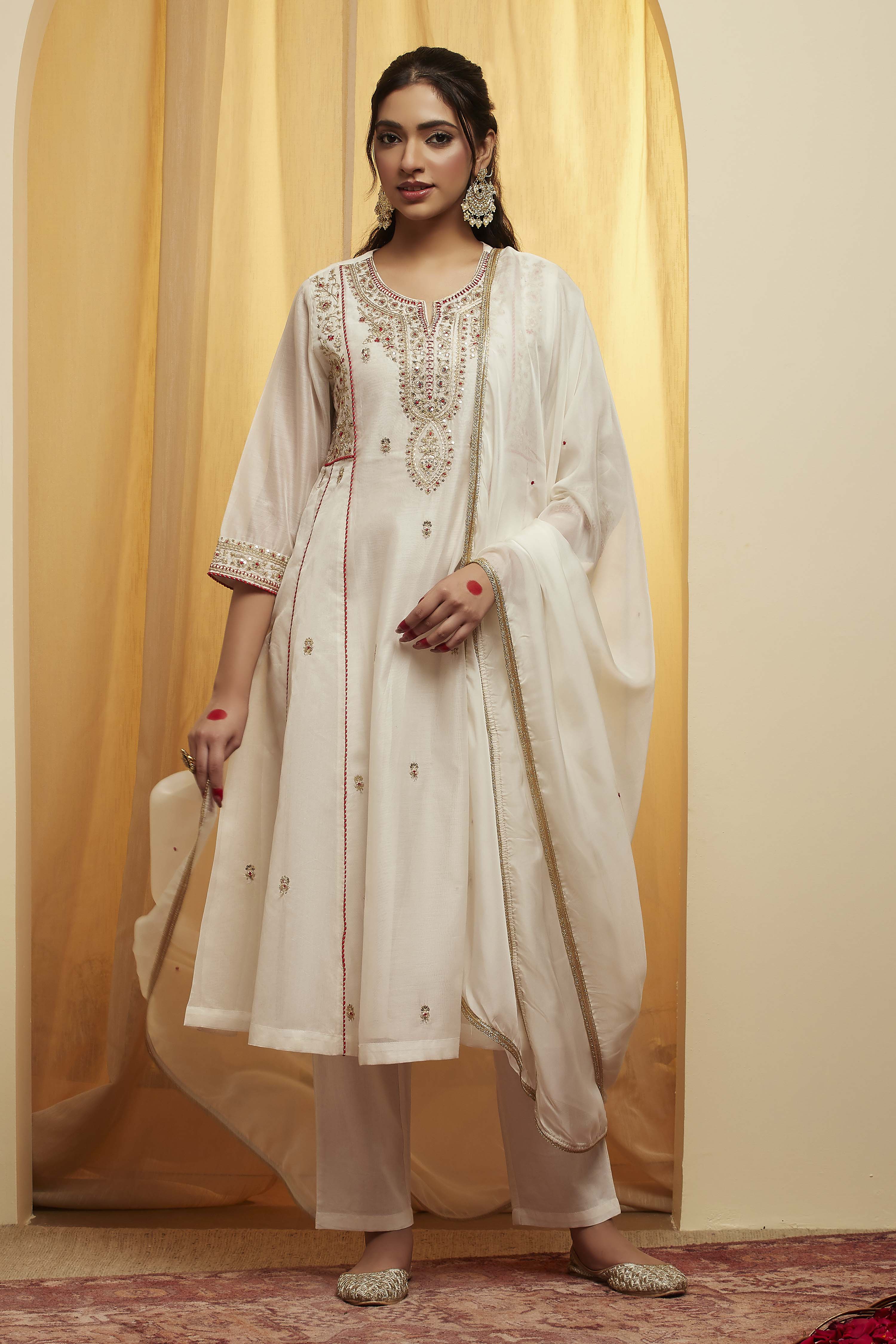 Off-White Embroidered Polyester Kurta Set image number 6