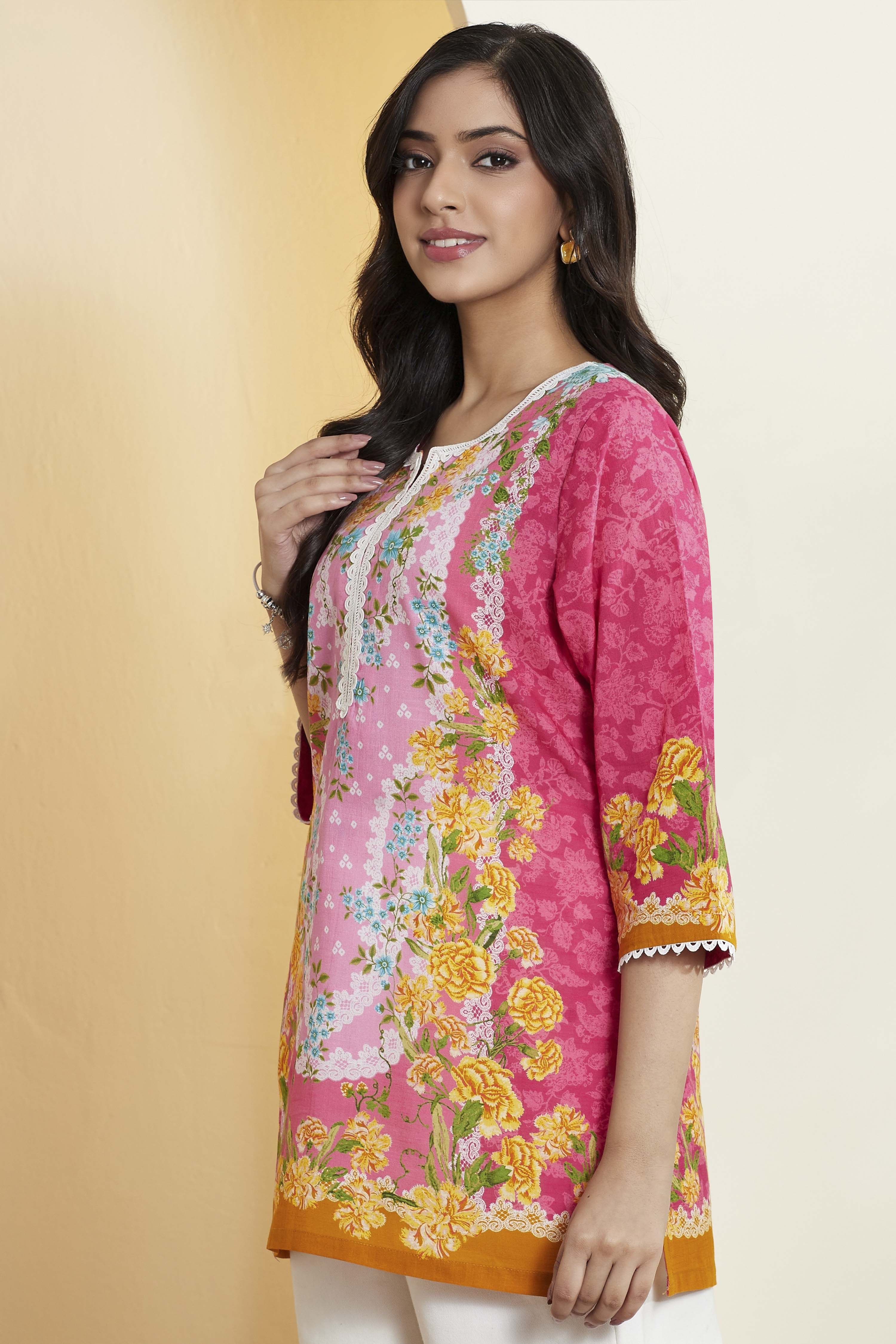 Sage Green Cotton Floral Printed Straight Kurti image number 3