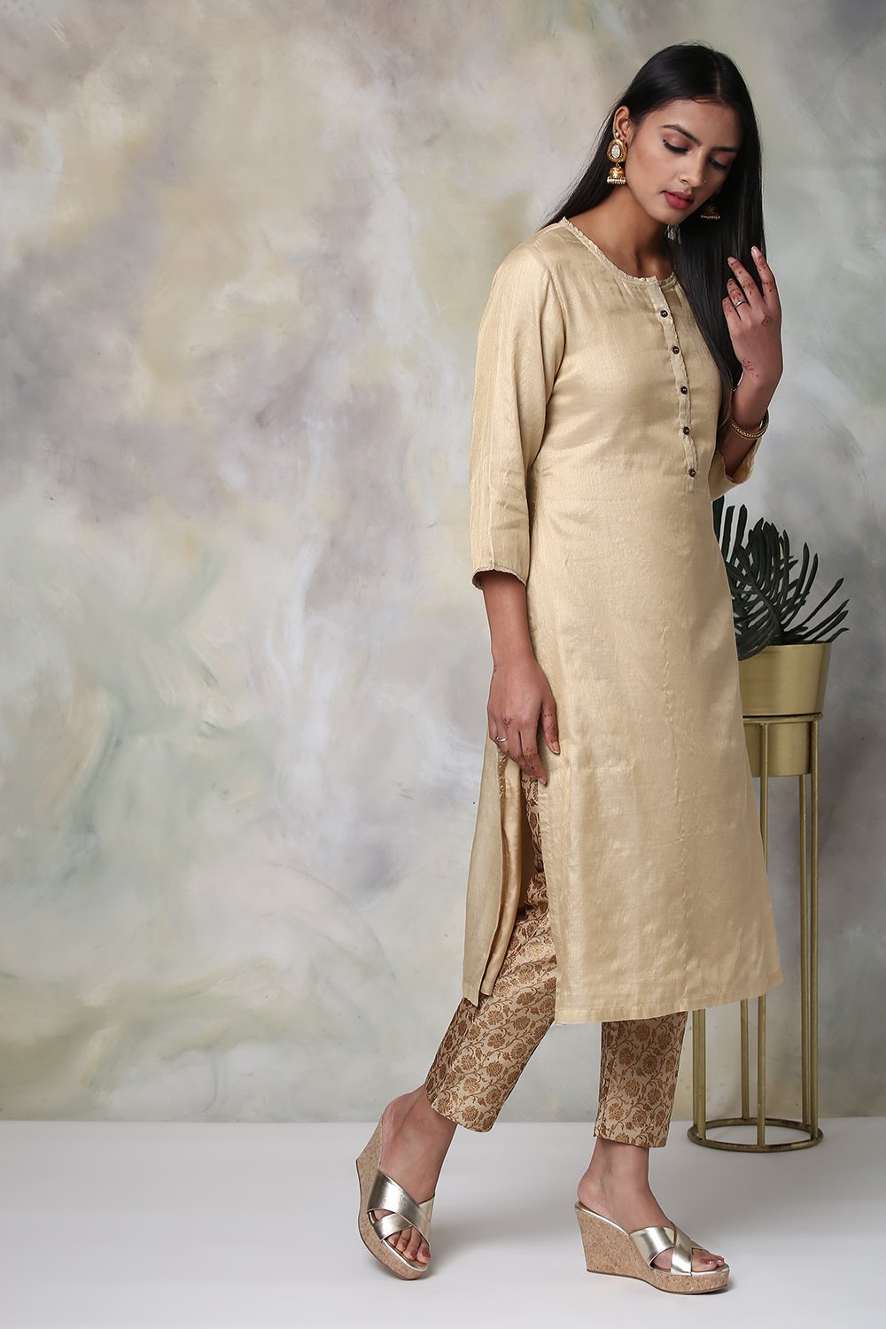 Brown Metallic Cotton Straight Kurta Pants Set image number 4
