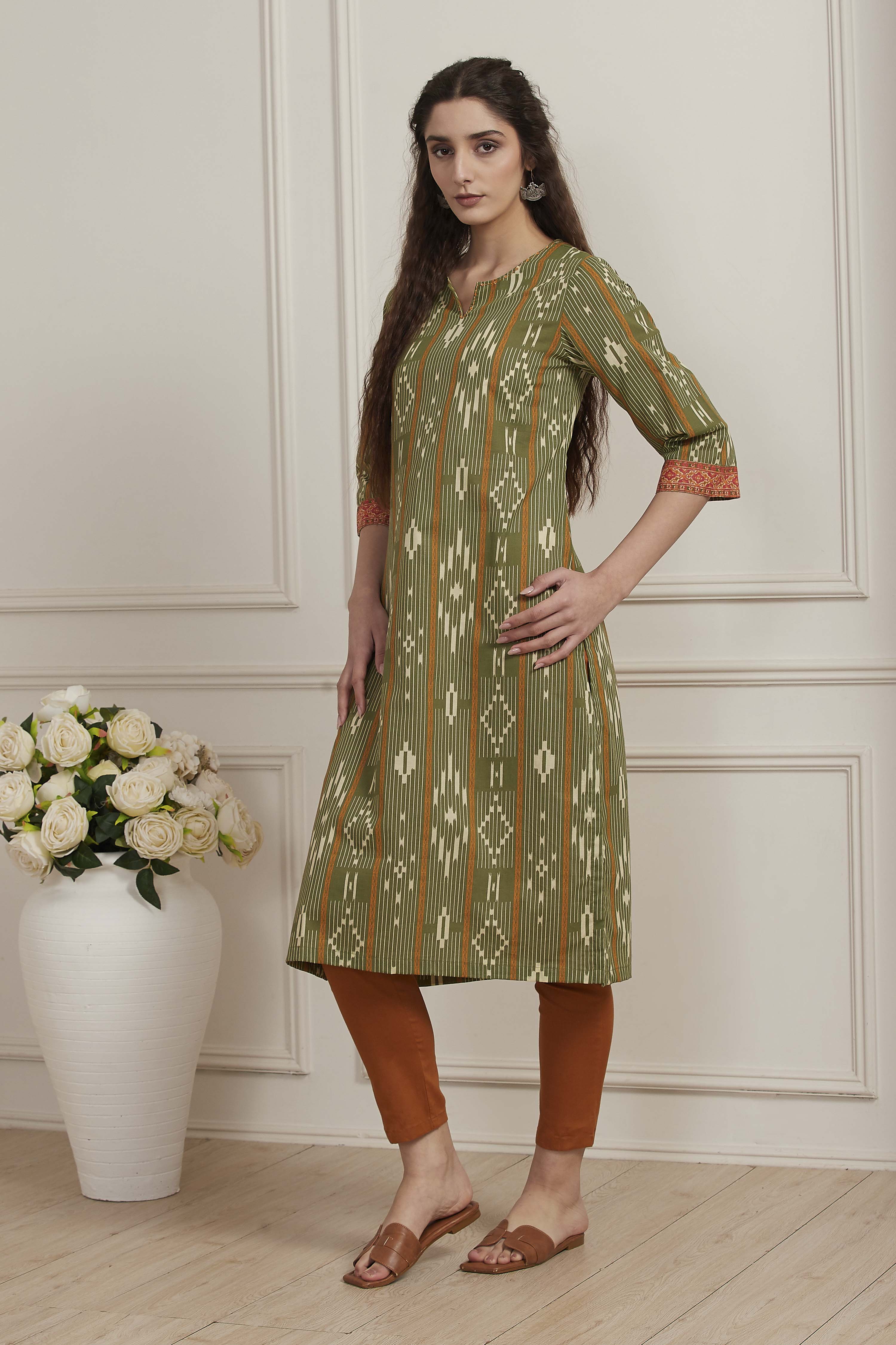 Blue Cotton Straight Kurta image number 2