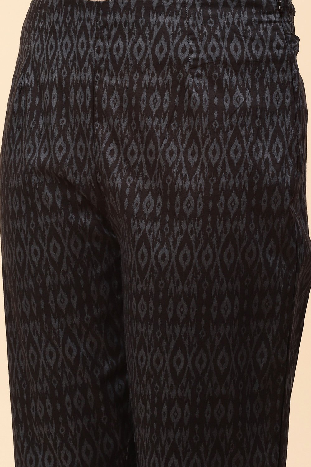 Black Cotton Double Layered Suit Set With Reversible Dupatta image number 4
