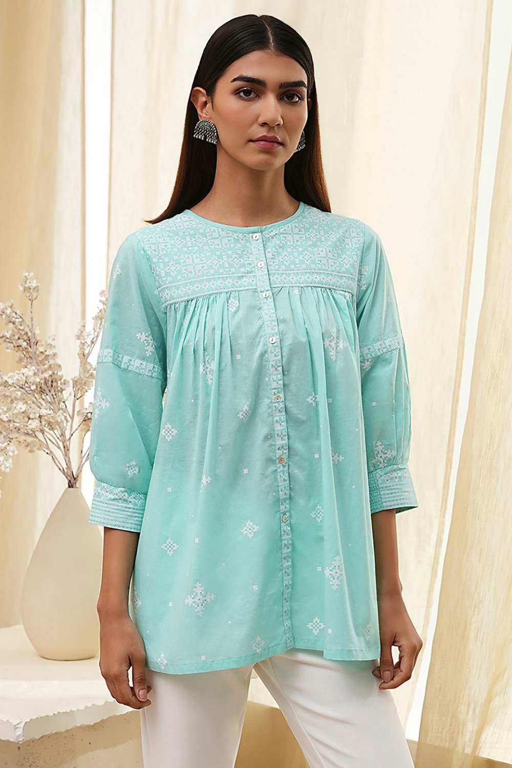 Aqua Cotton Straight Shirt-Style Short Kurta image number 1