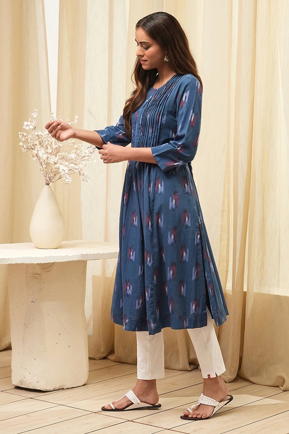 Navy Ikat Yarndyed Kurta image number 2