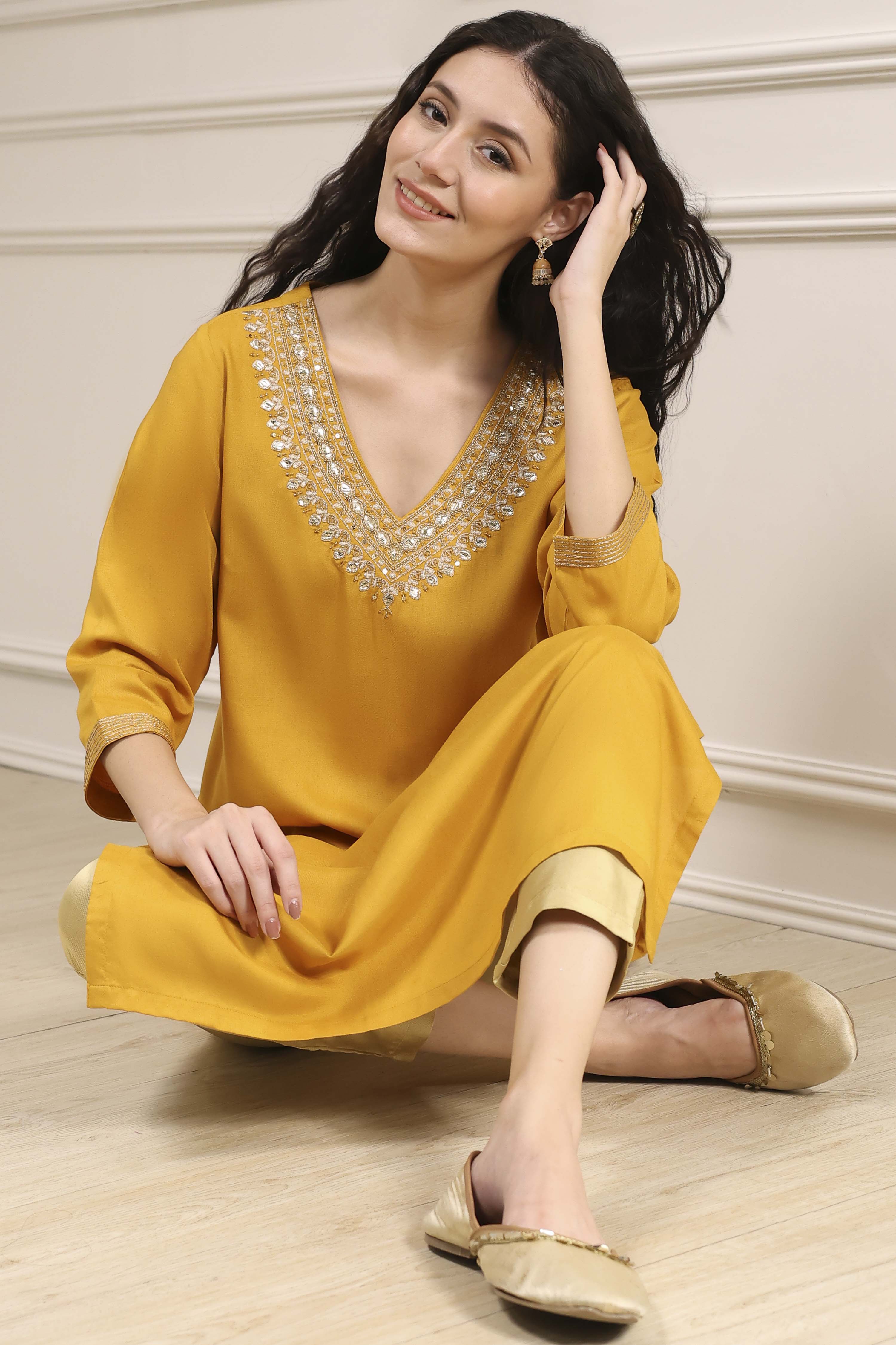 Red Solid Straight Kurta image number 0