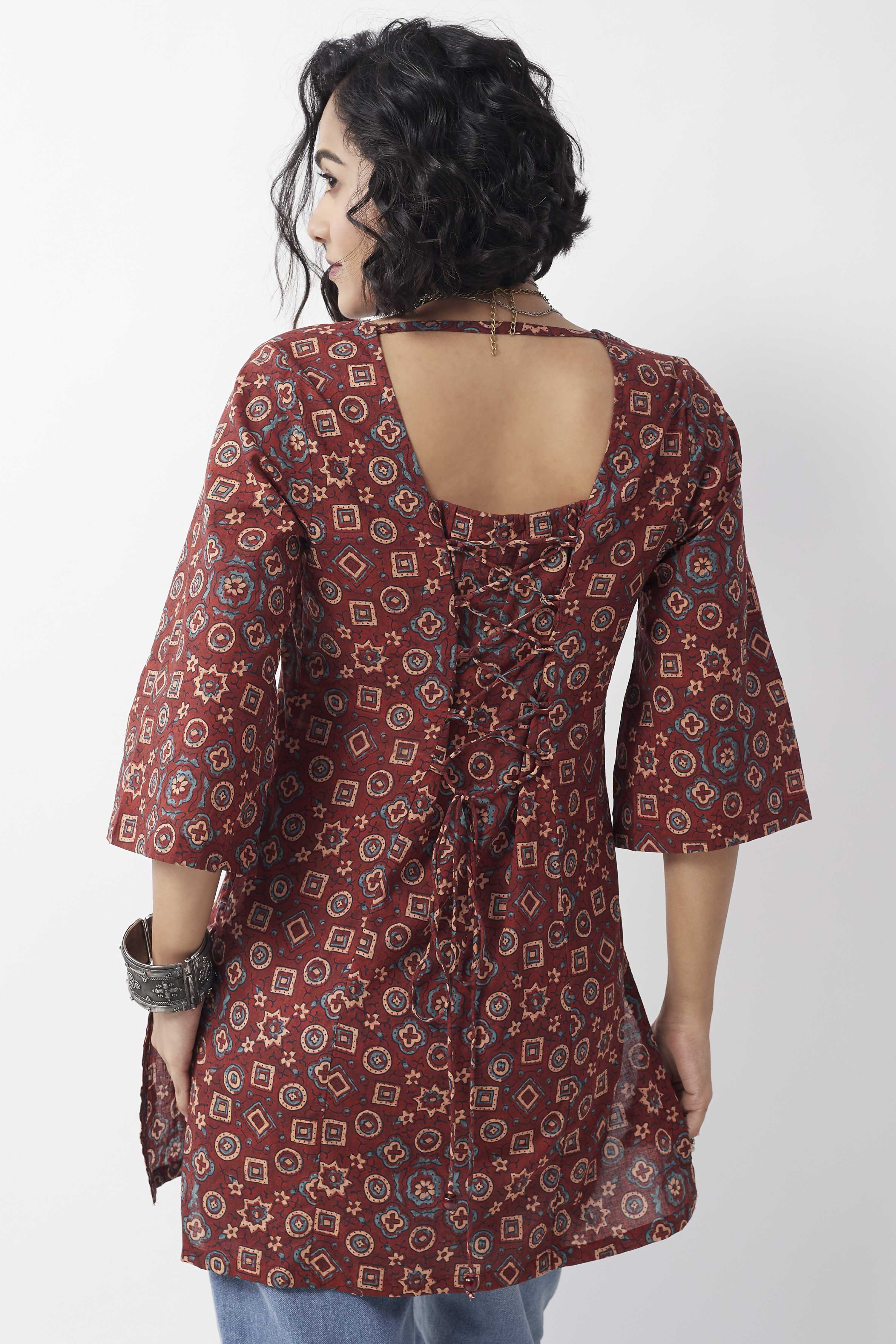 Maroon Cotton Geometric Printed Straight Kurti image number 5