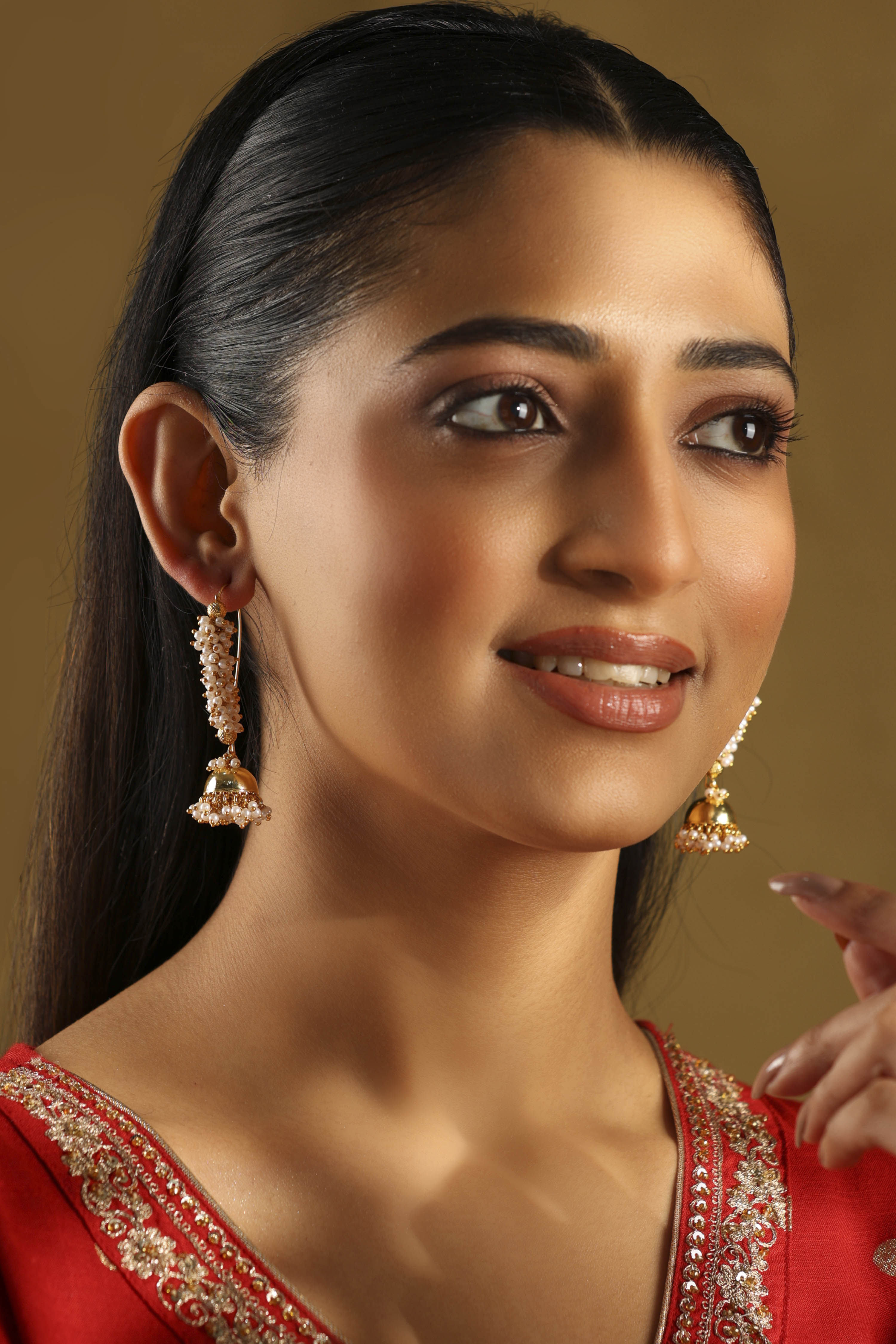 Gold Brass Jhumka image number 3