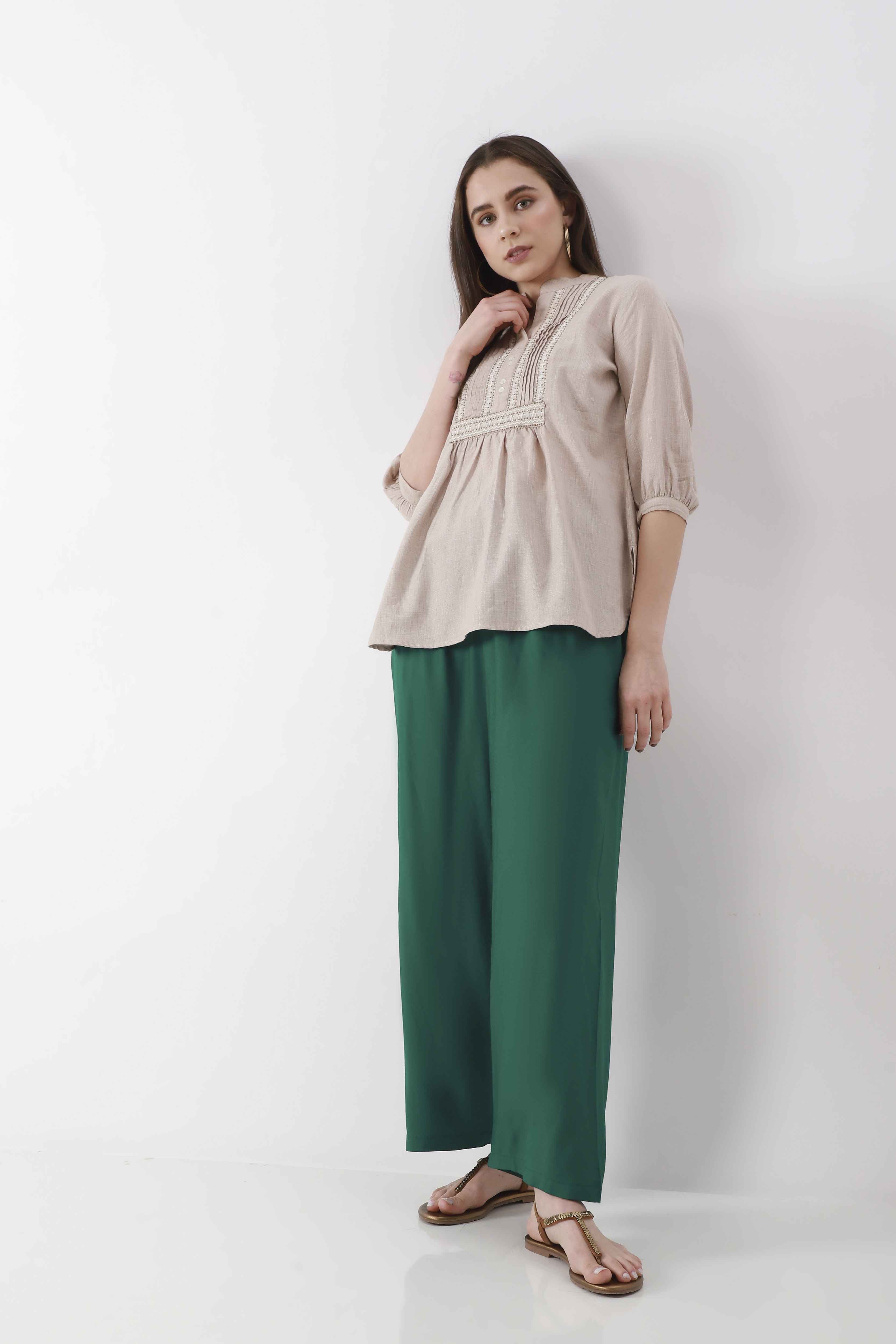 Green Solid Straight Palazzos image number 0