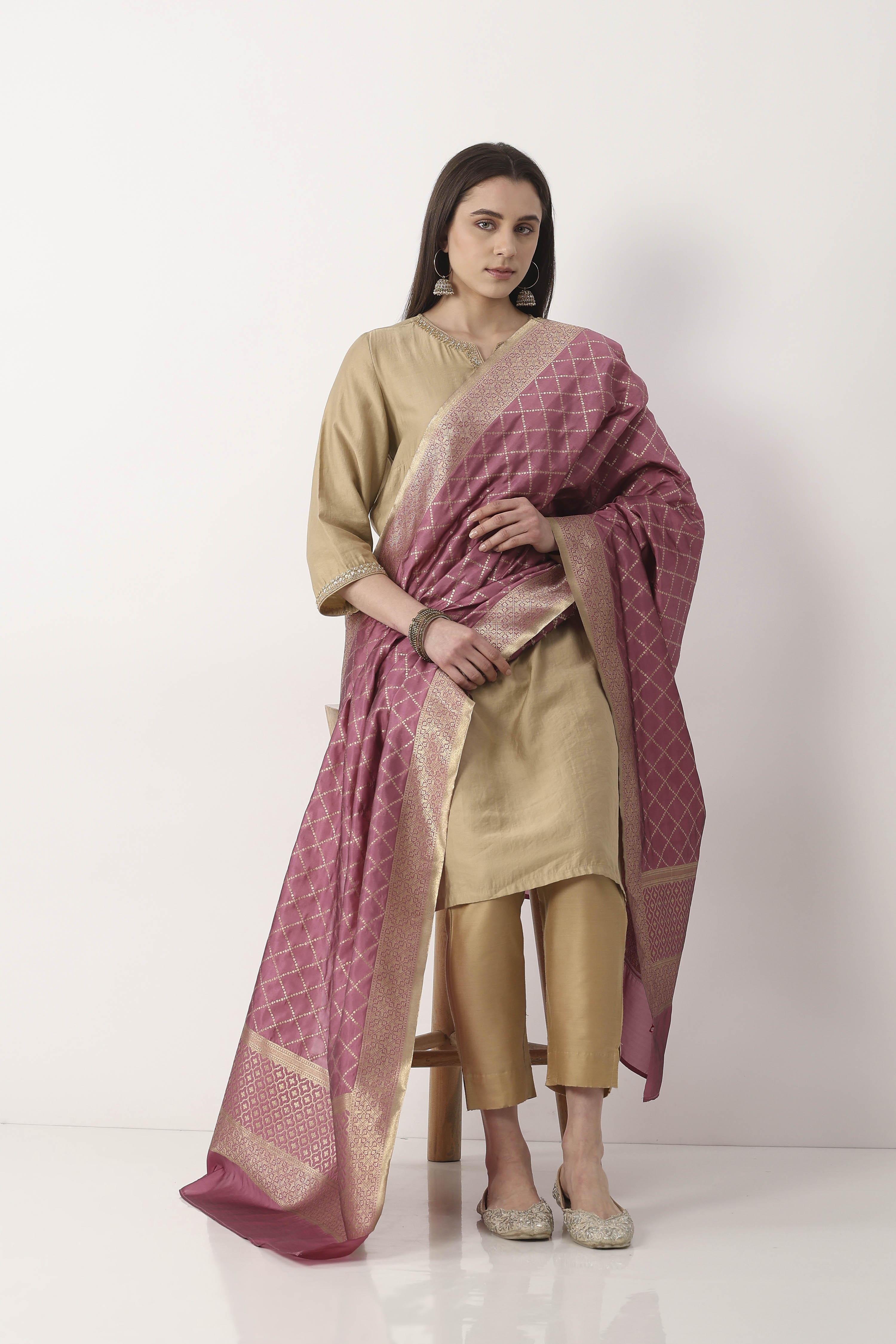 Onion Pink Art Silk Dupatta image number 3