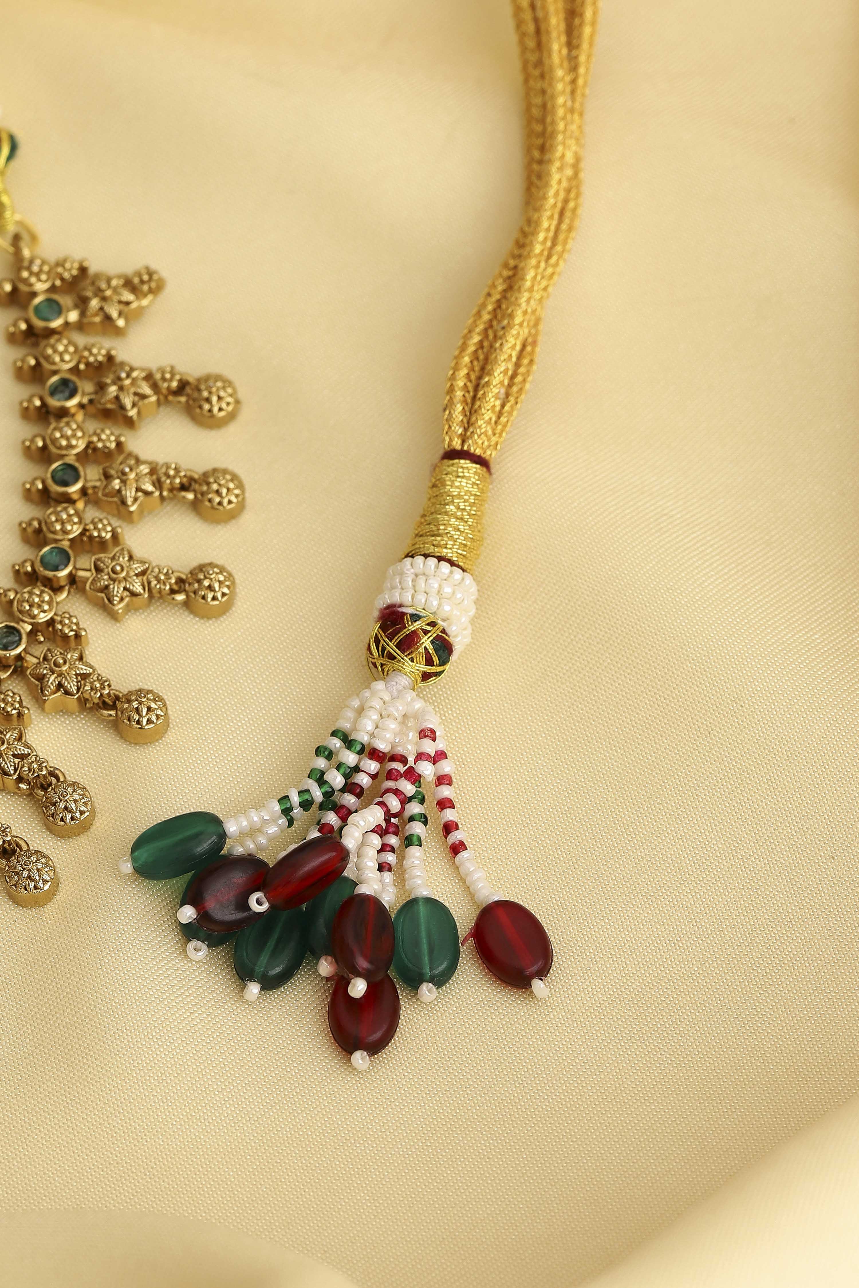 Green Gold Plated Studded Necklace Set image number 4