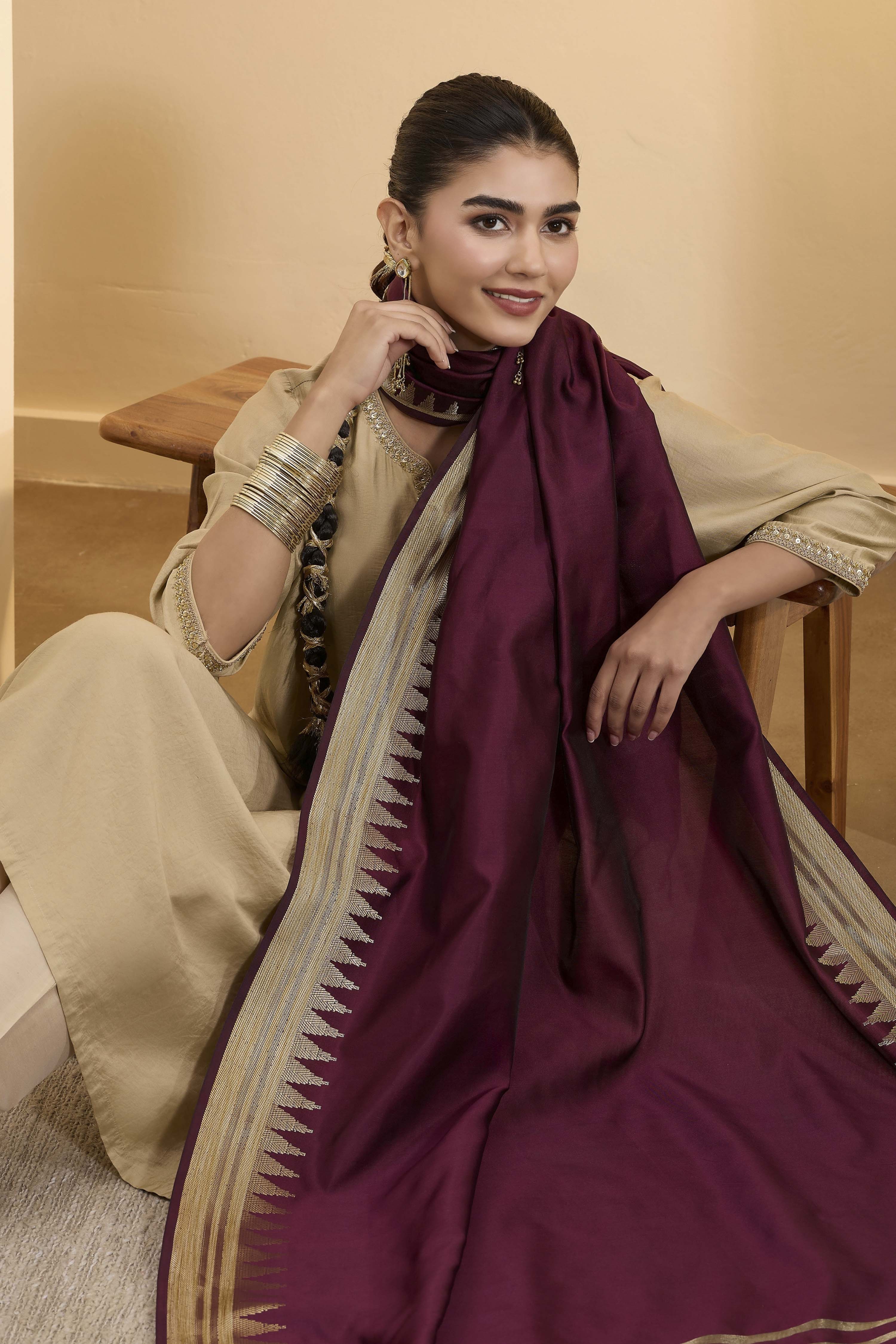 Maroon Poly Loom Side Striped Dupatta image number 4