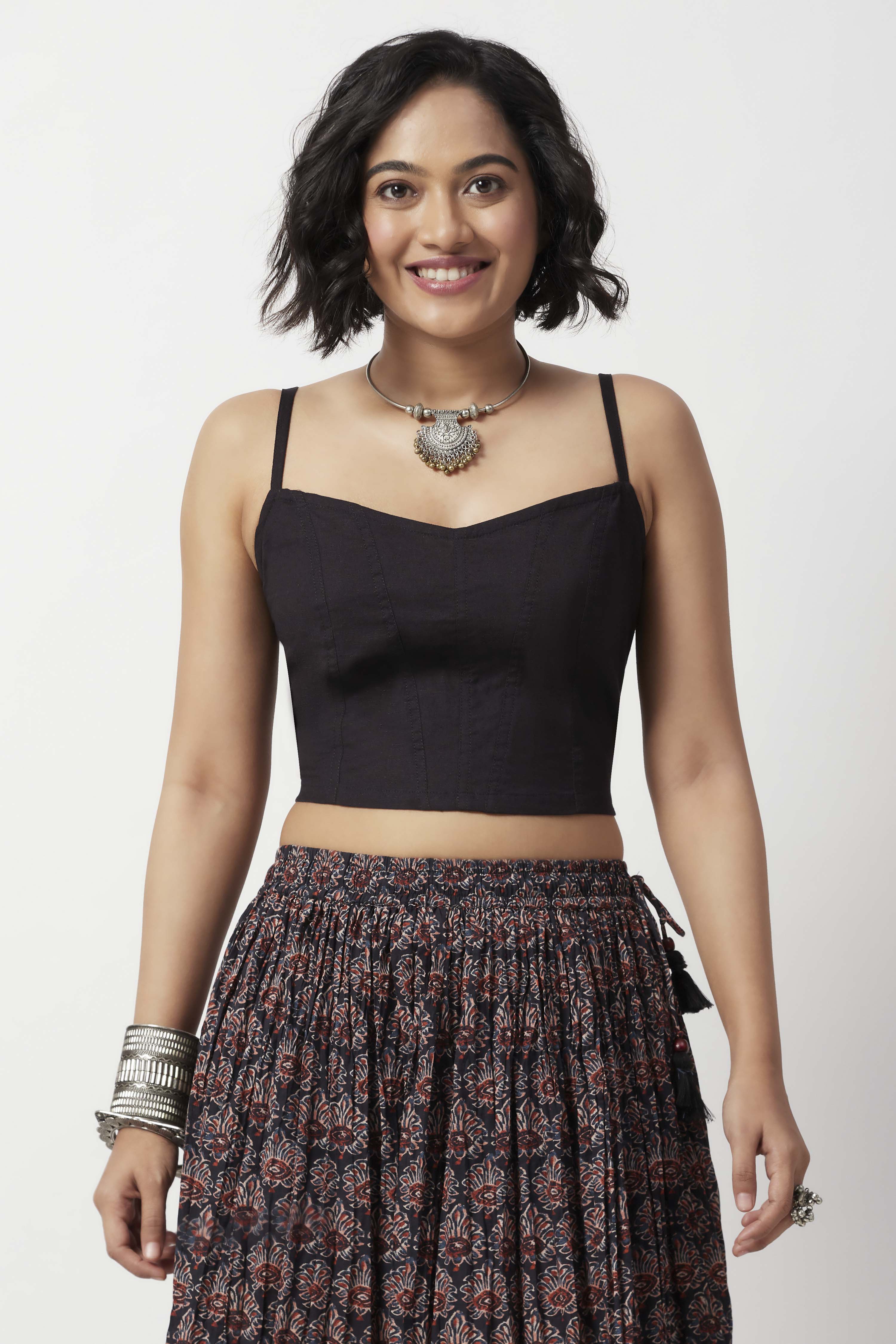 Black Cotton Fitted Strappy Crop Top image number 7