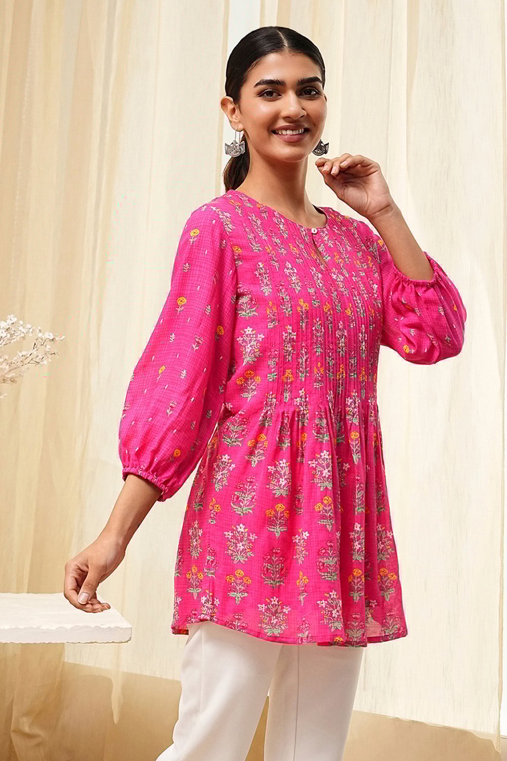 Pink Straight Printed Short Kurta image number 4