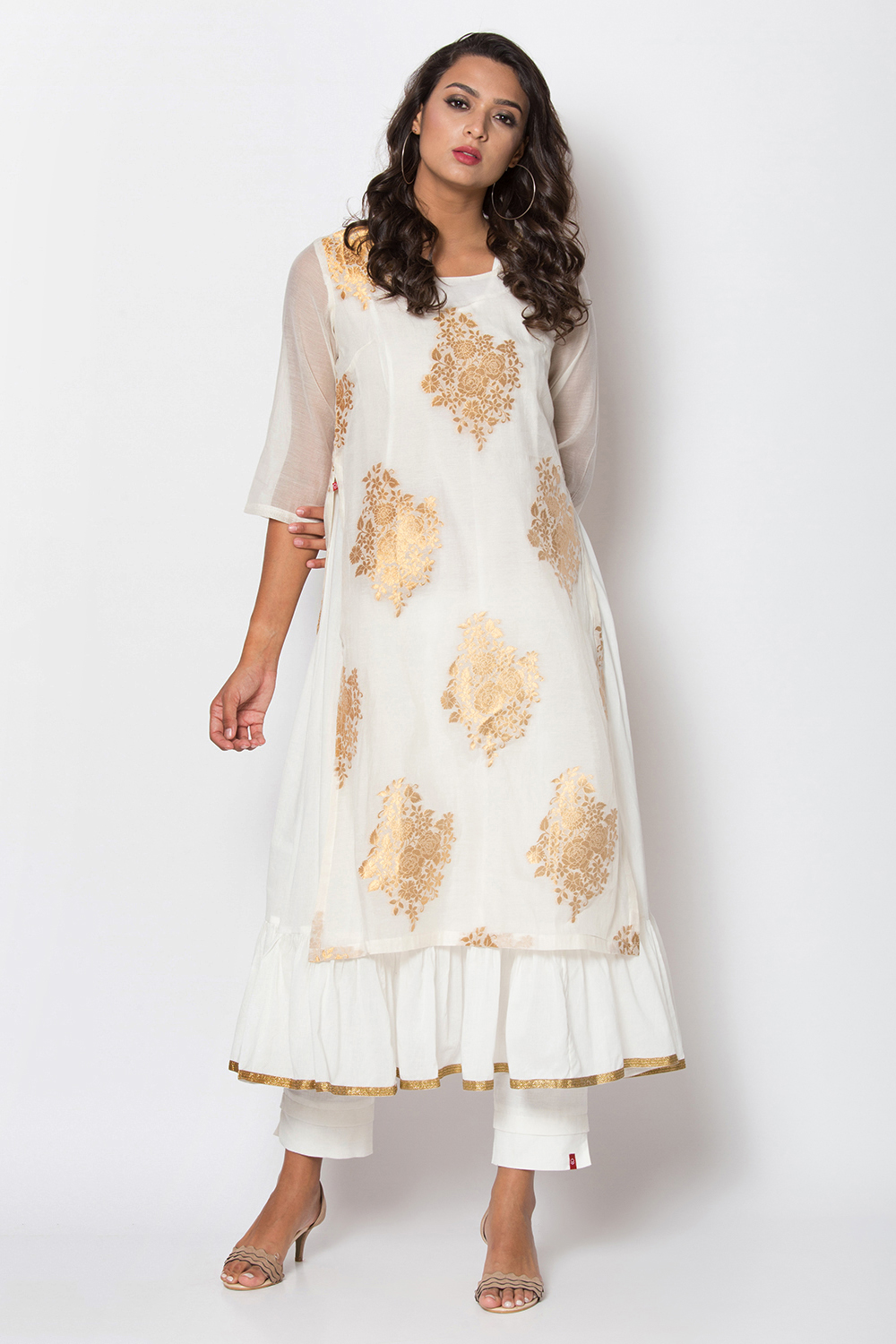 Off White Poly Metallic Cotton Flared Yarndyed Kurta image number 0