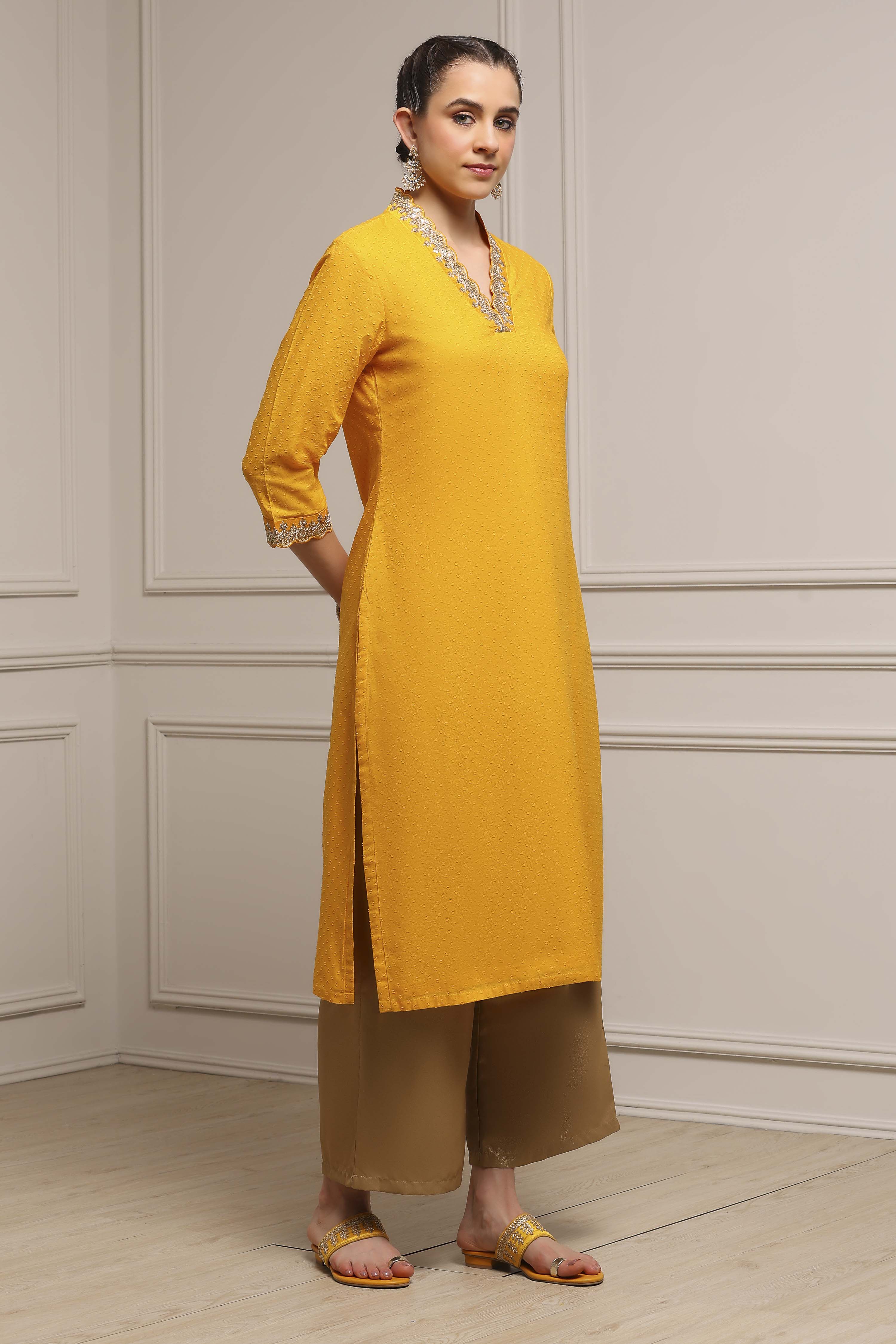 Yellow Cotton Yarndyed Straight Kurta image number 4