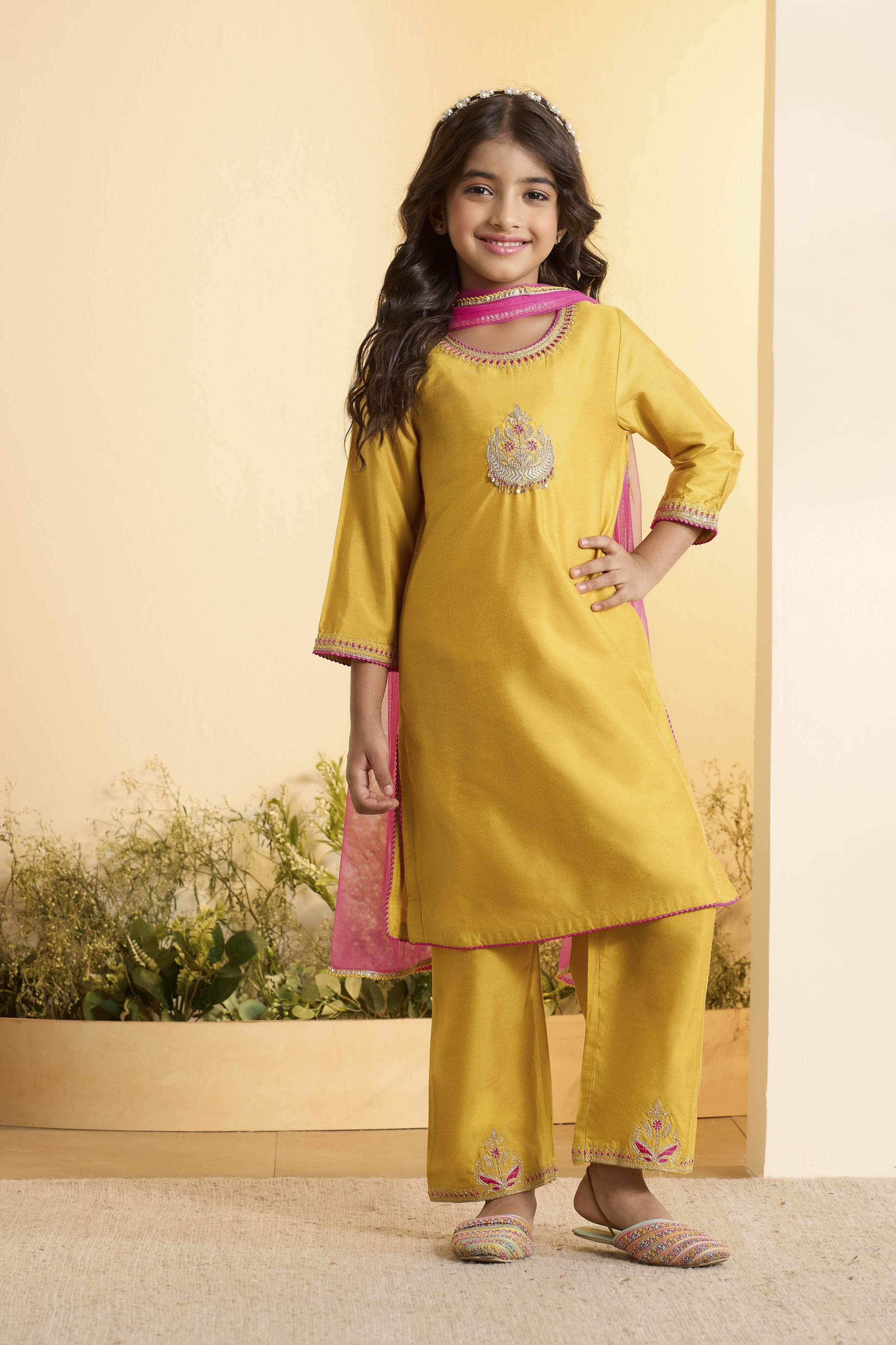 Yellow Embroidered Straight kurta Set image number 6
