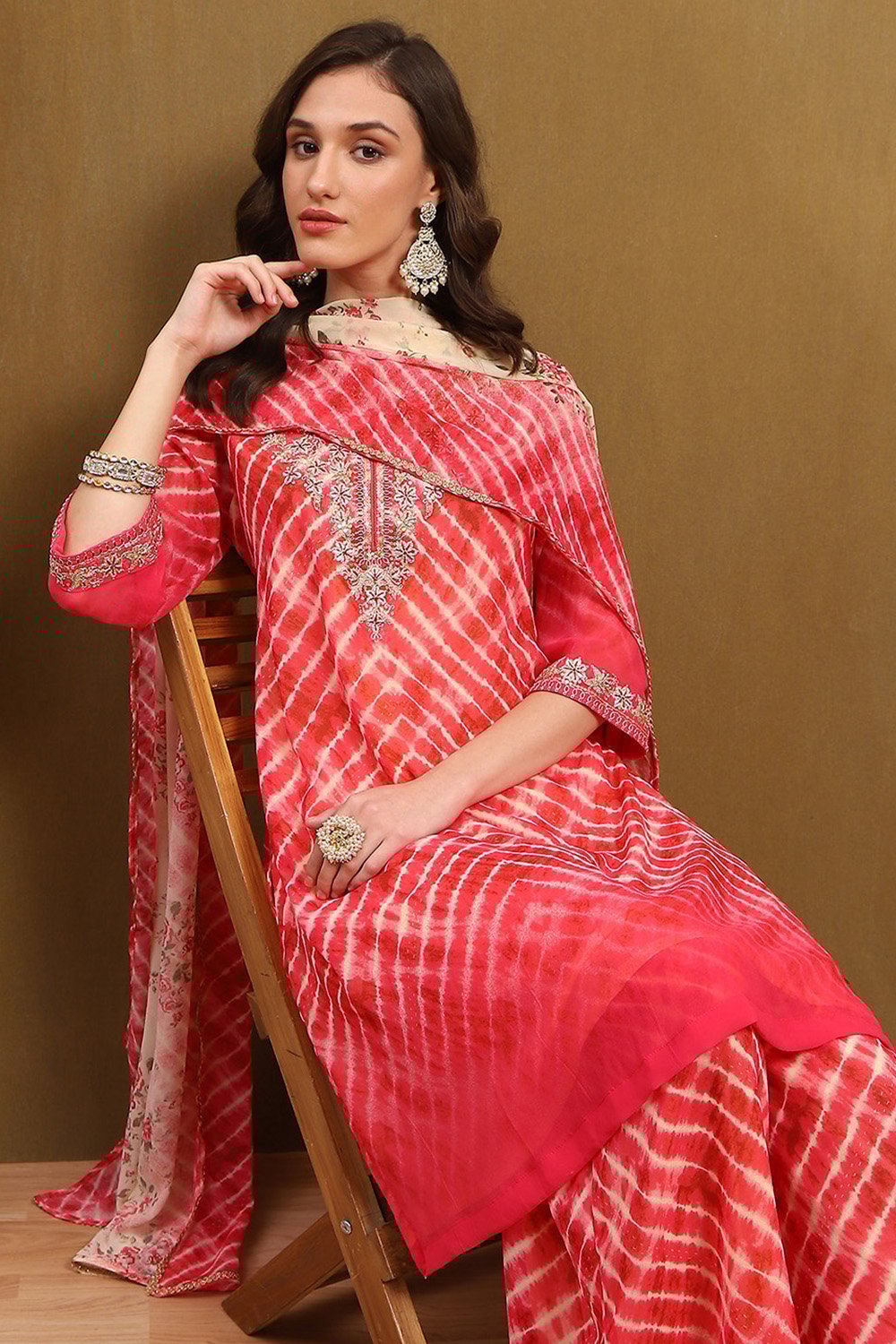 Pink Georgette Printed Festive Straight Suit Set image number 7