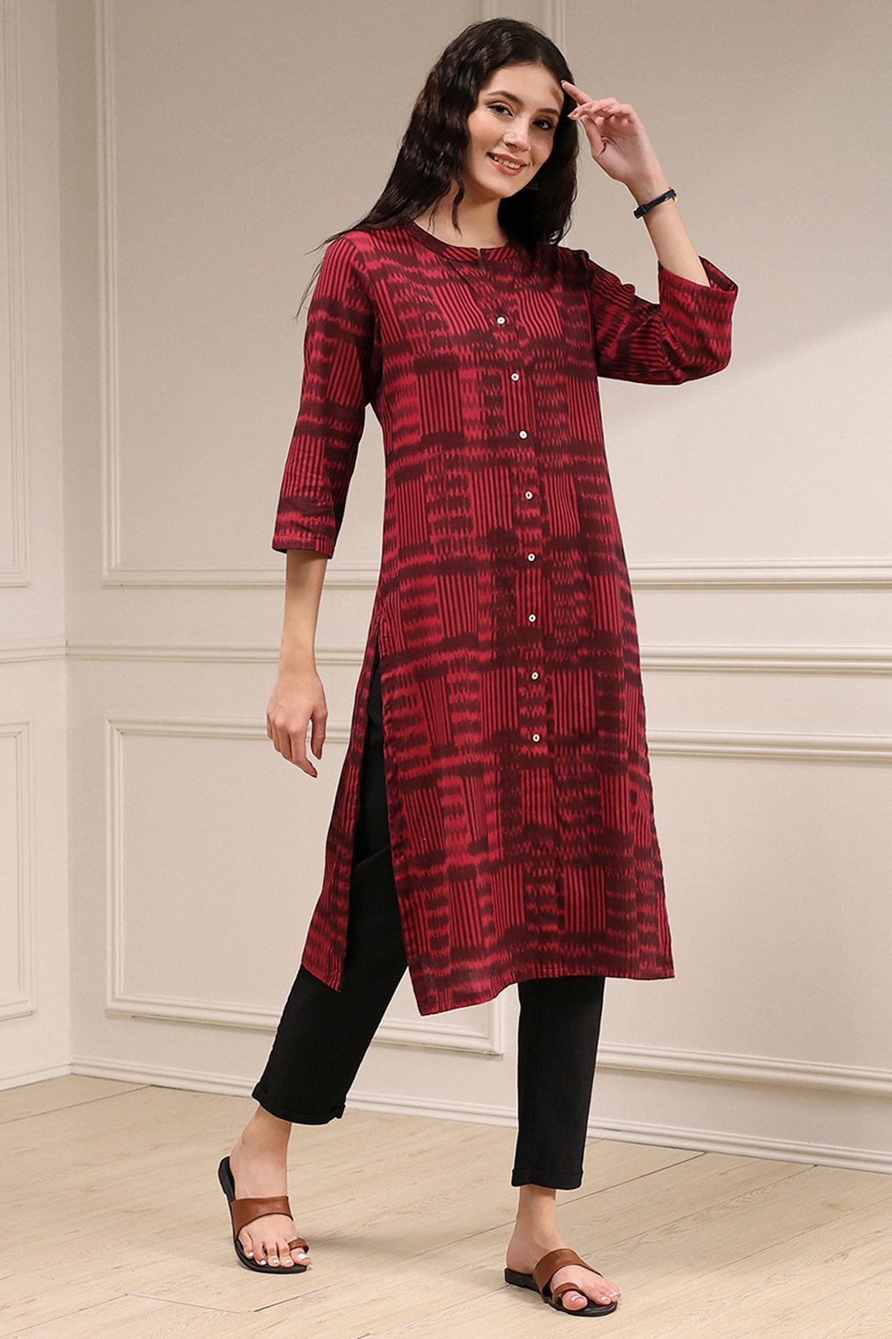 Maroon Cotton Ikat Straight Kurta image number 4