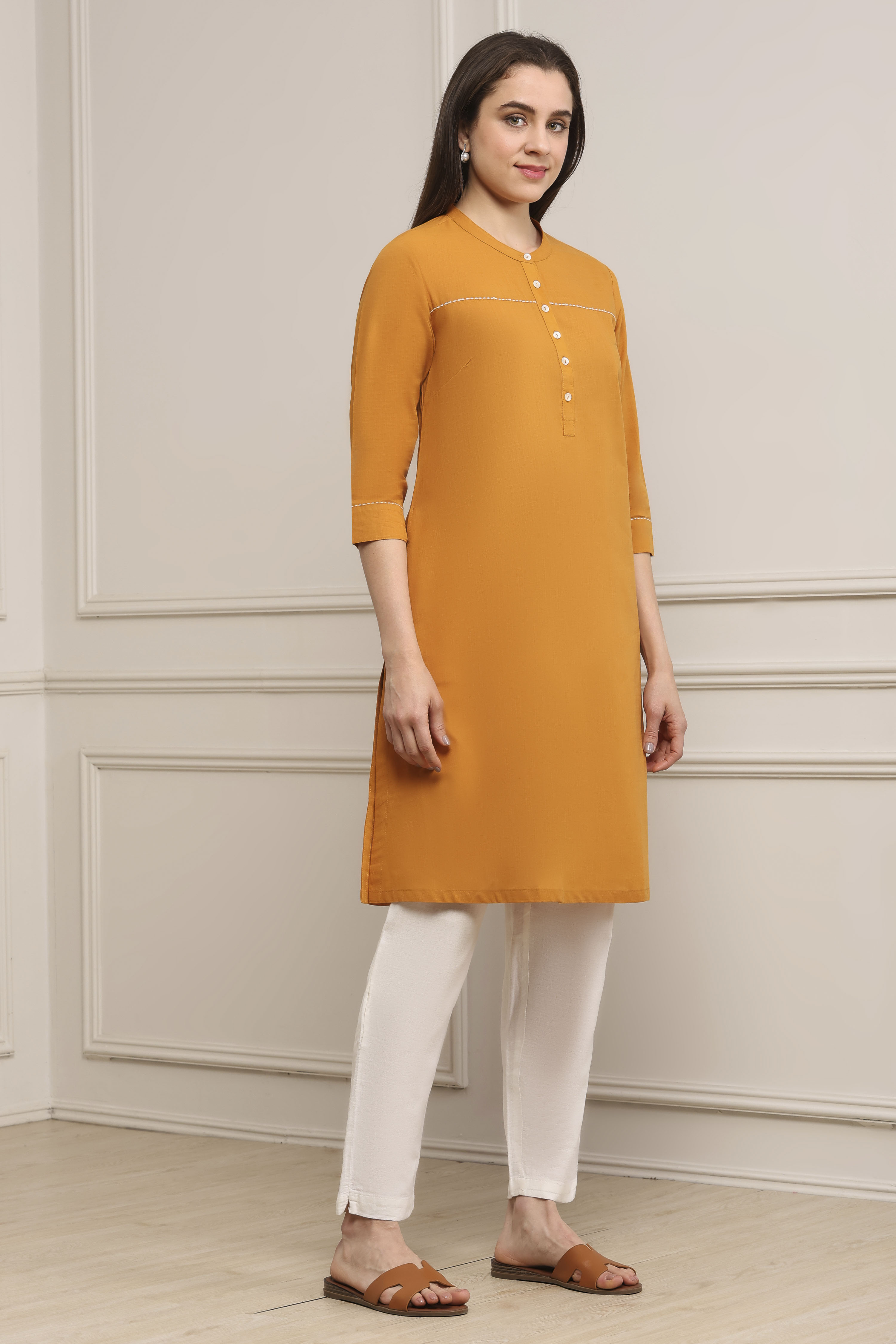 Wine Cotton Solid Straight Kurta image number 4