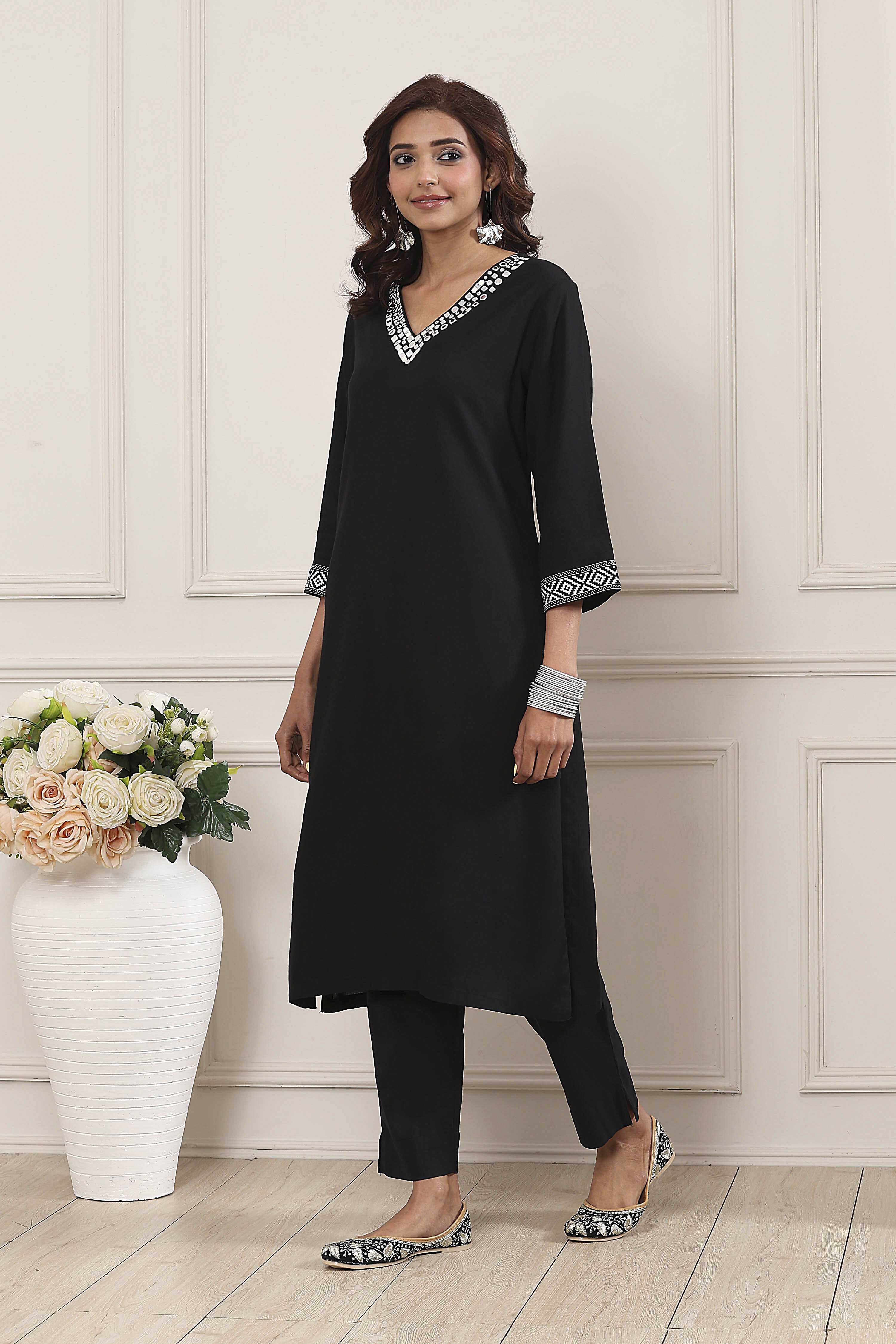 Black Solid Straight Kurta image number 2
