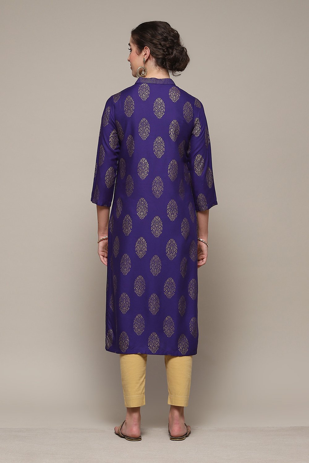 Red LIVA Straight Printed Kurta image number 4