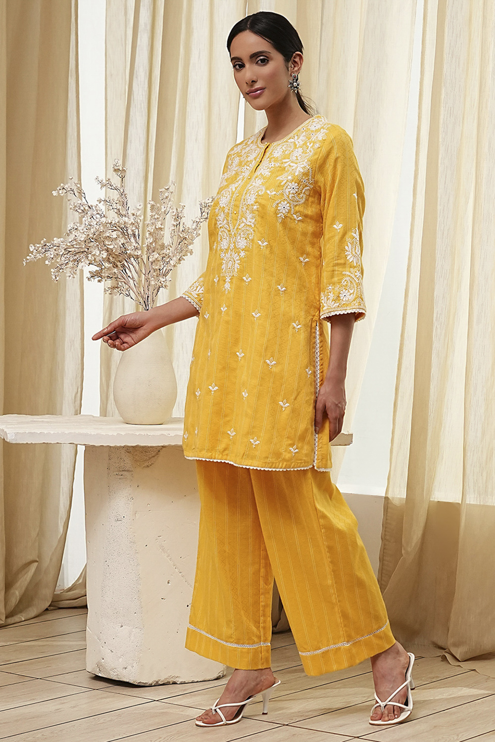 Blue Cotton Embroidered Straight Kurta Set image number 3