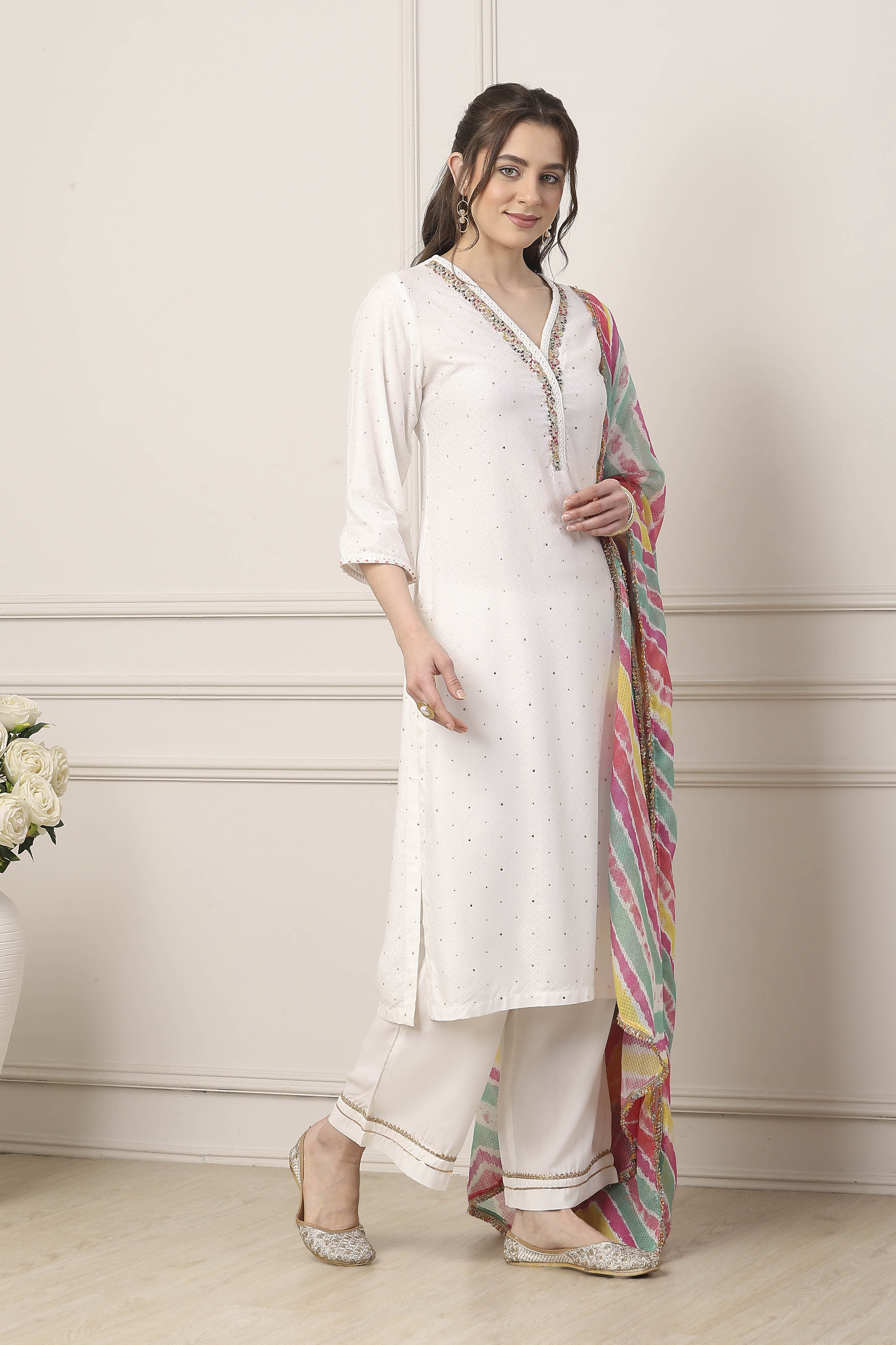 White & Pink Yoke Design Straight Suit Set image number 5