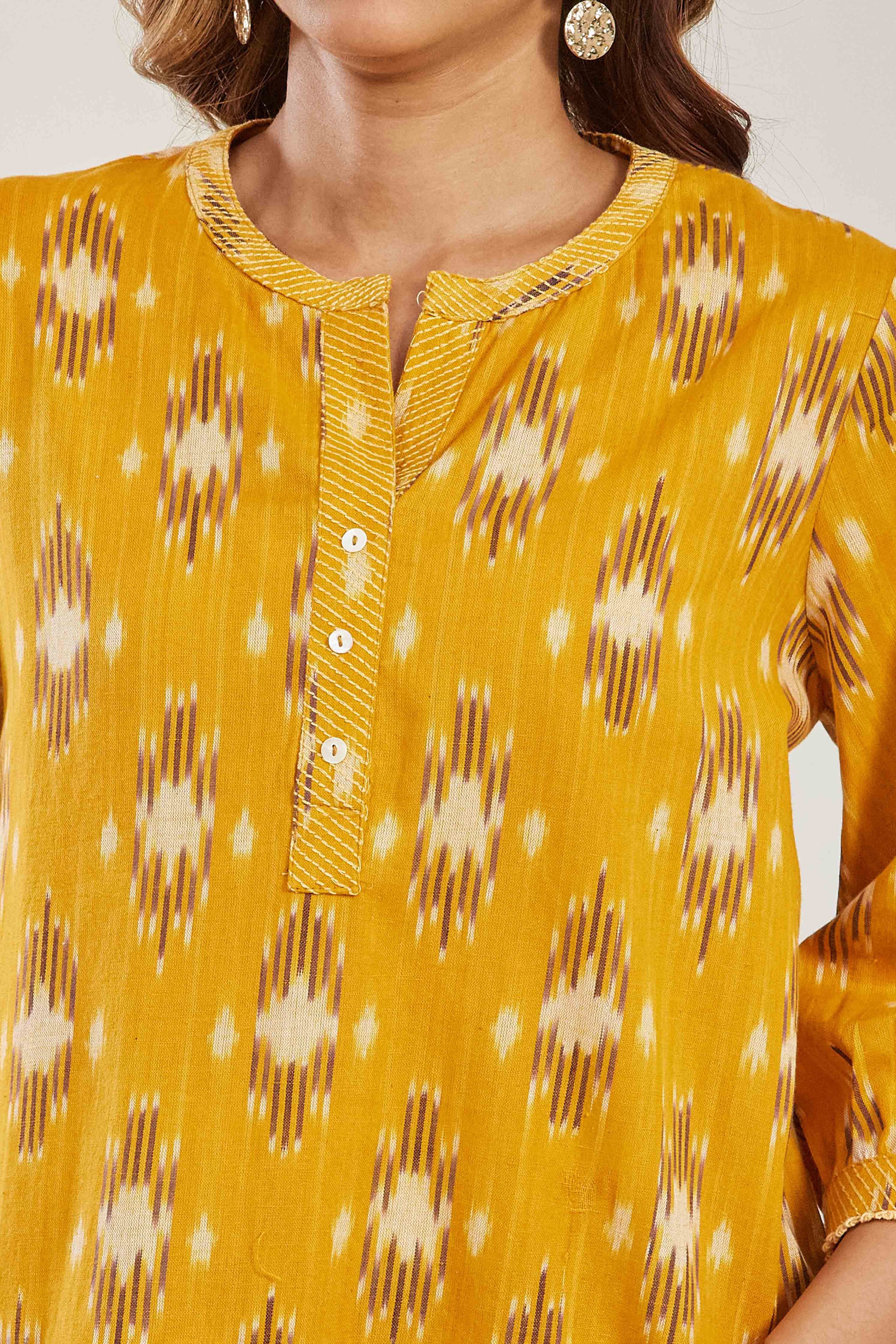 Yellow Cotton Straight Kurta image number 1