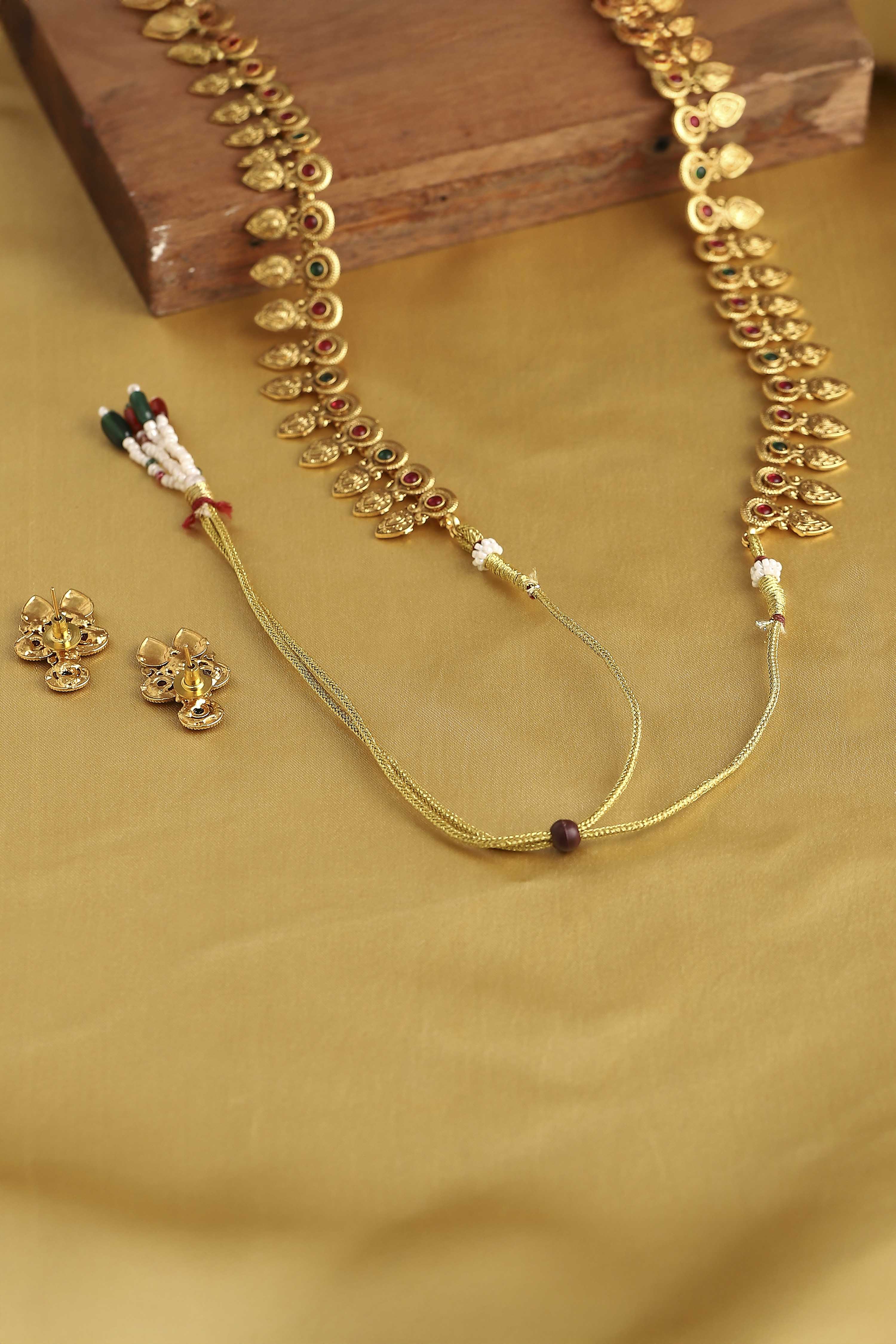 Gold Necklace Set image number 3