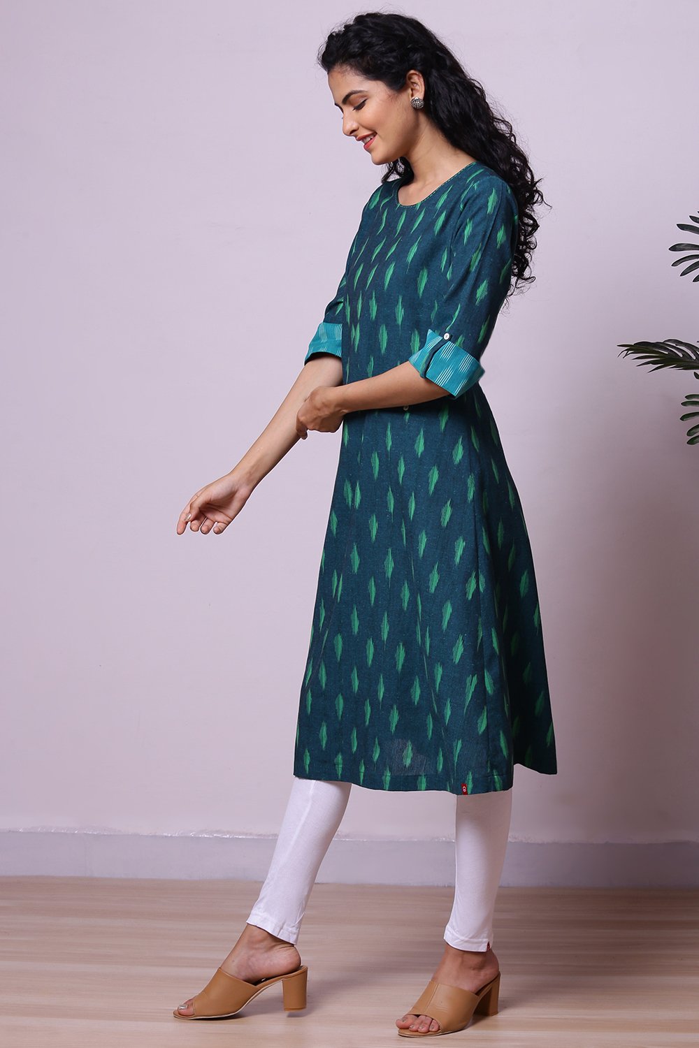 Green Cotton Yarndyed Kurta image number 2