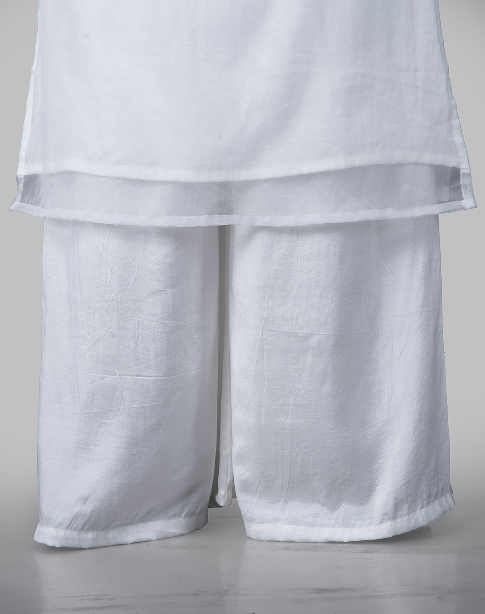 White Organza Easy Stitch Suit Set image number 3