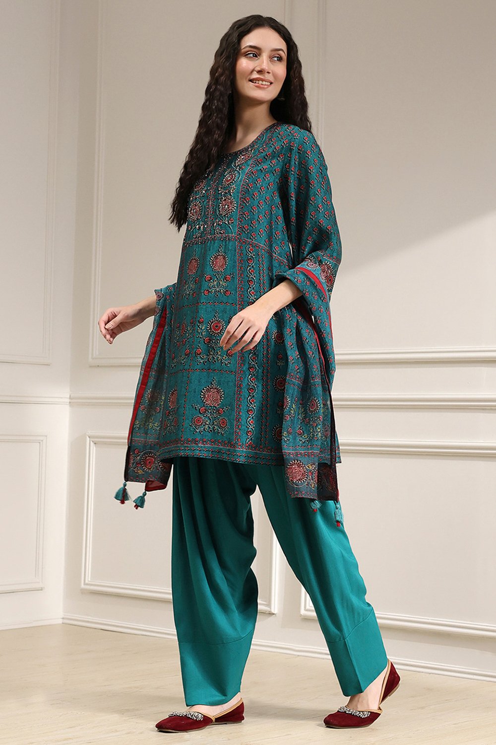 Brown Printed Straight Suit Set image number 3