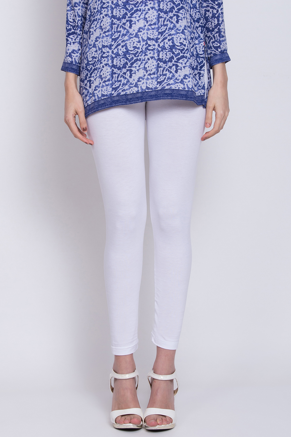 Off White Cotton Lycra Leggings image number 0