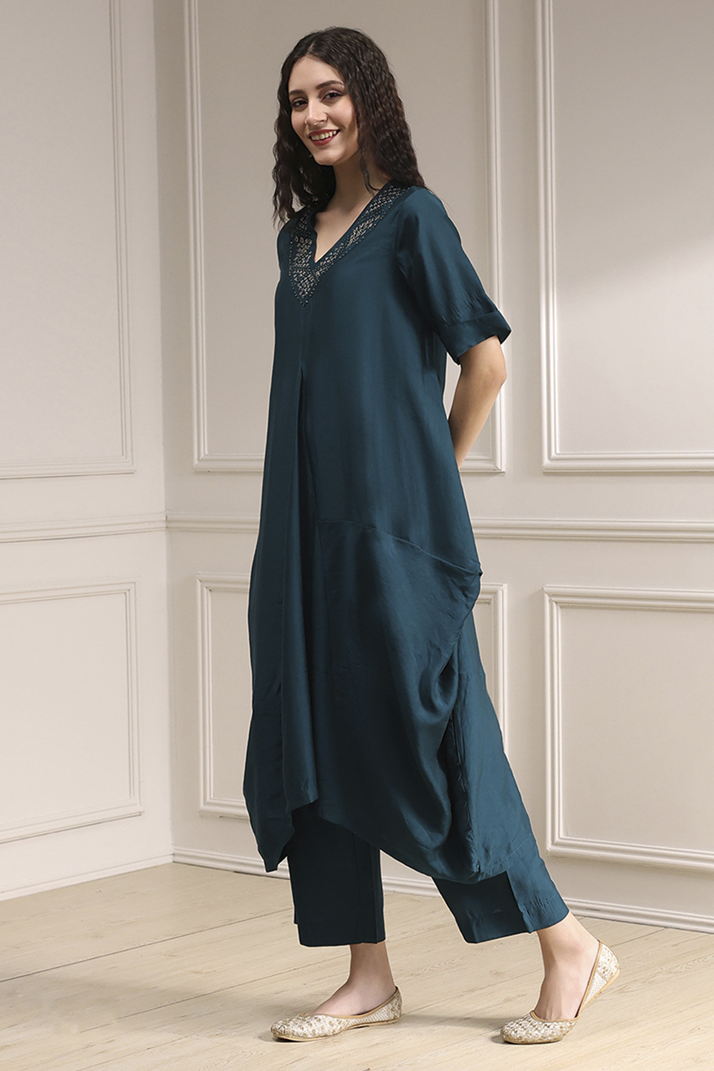 Burnt Orange Dyed Asymmetric Kurta Set image number 3