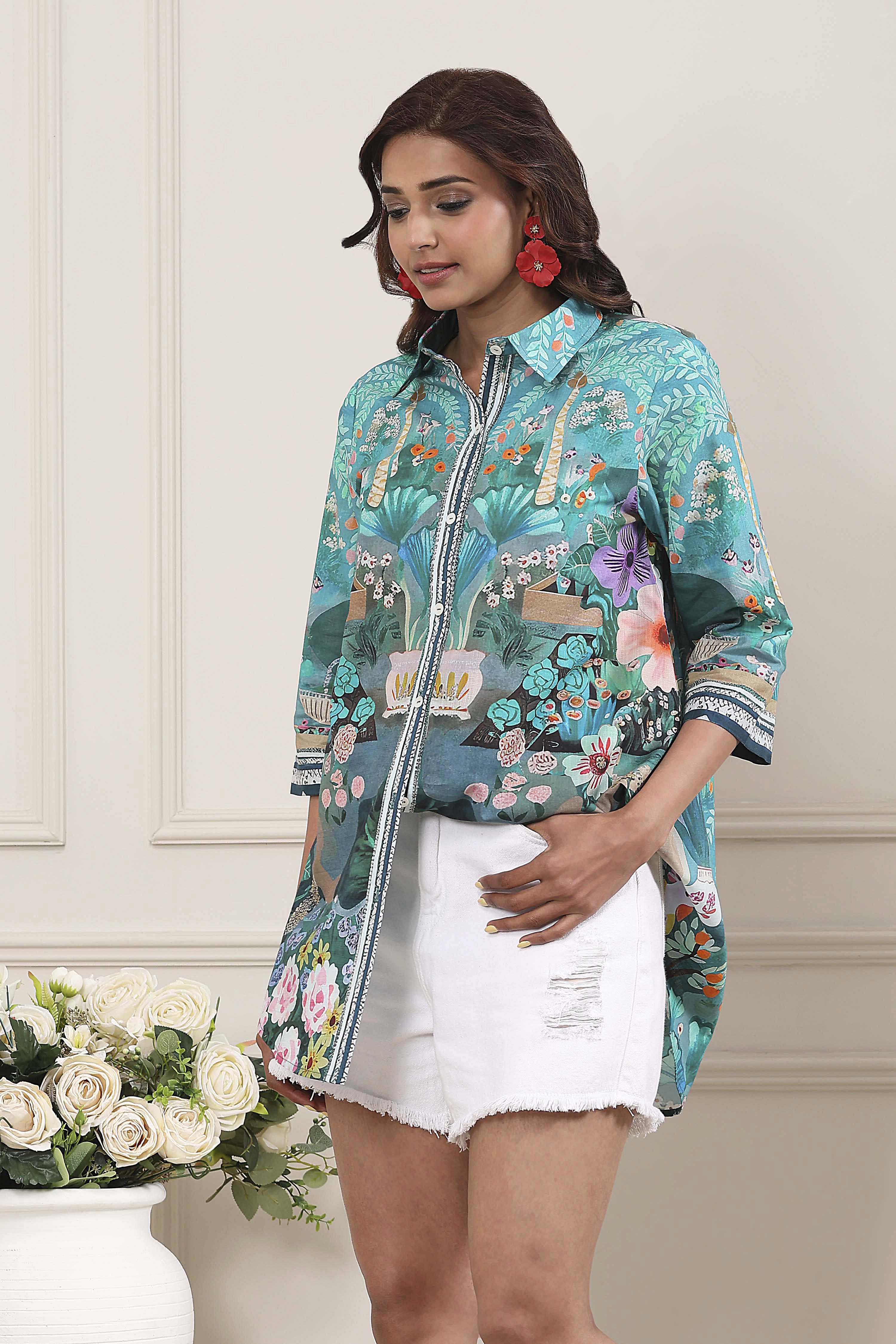 Green Cotton Printed Straight Shirt image number 2