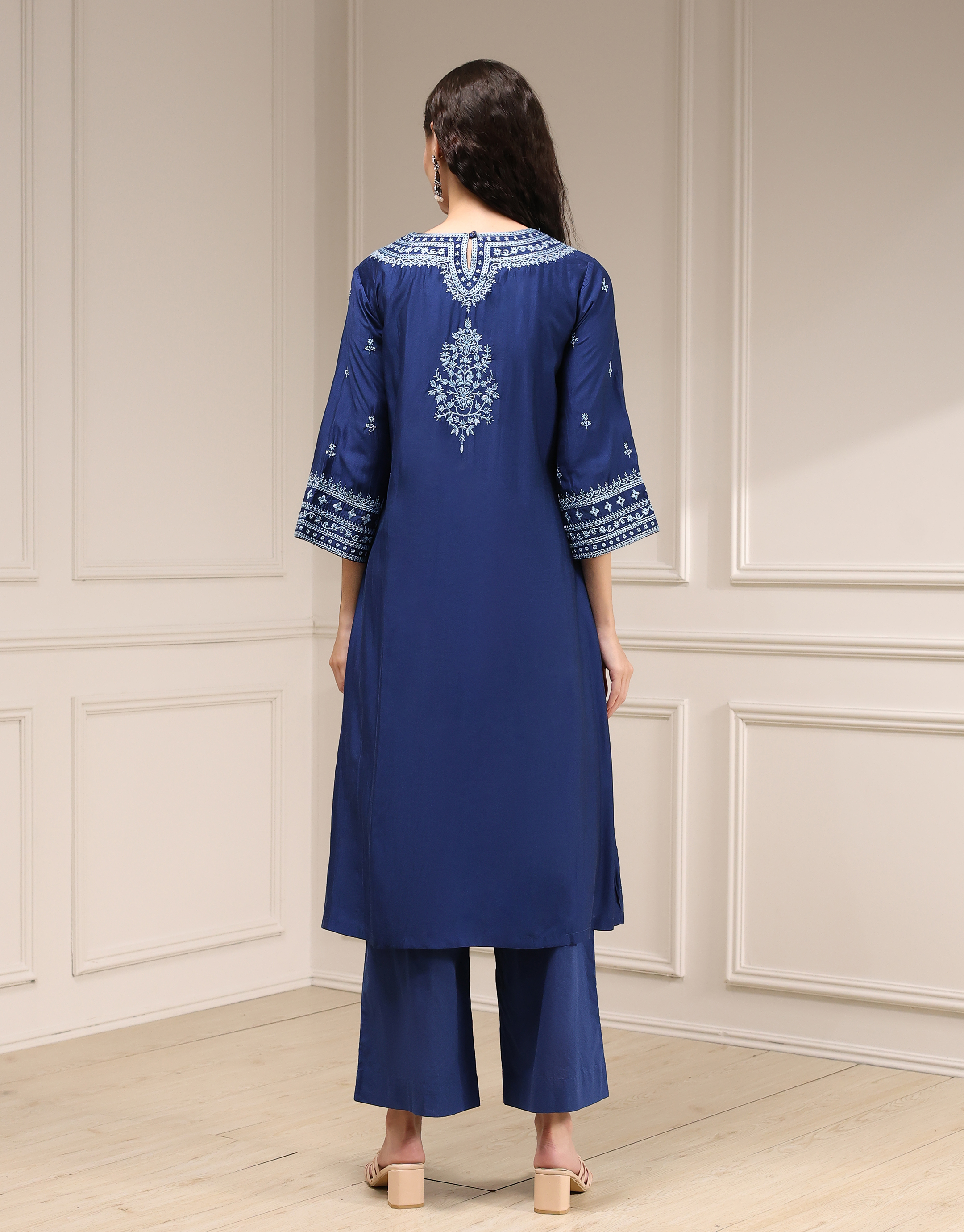 Blue Dyed Printed Straight Suit Set image number 4