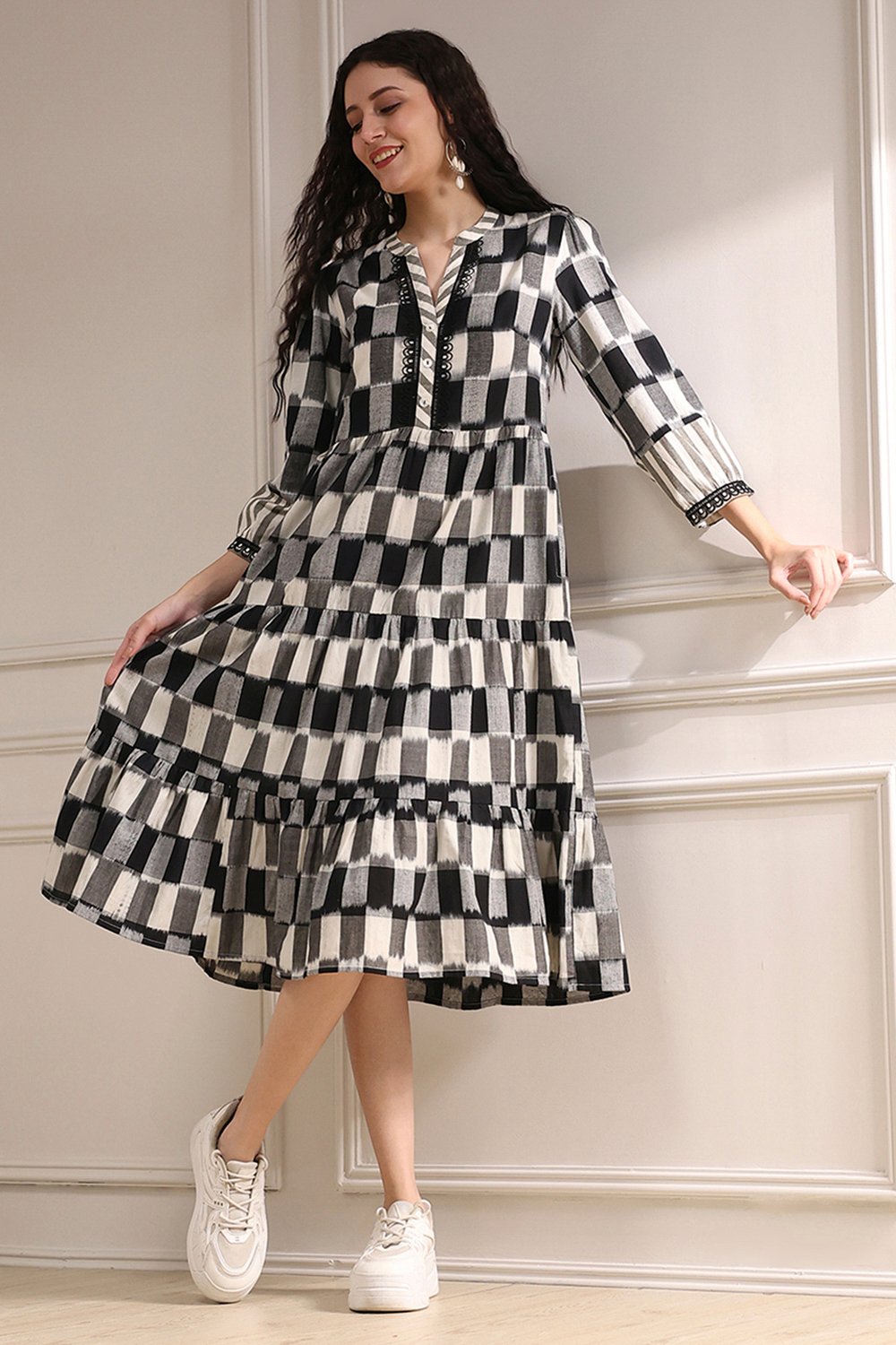 Black and White Cotton Tiered Dress image number 0