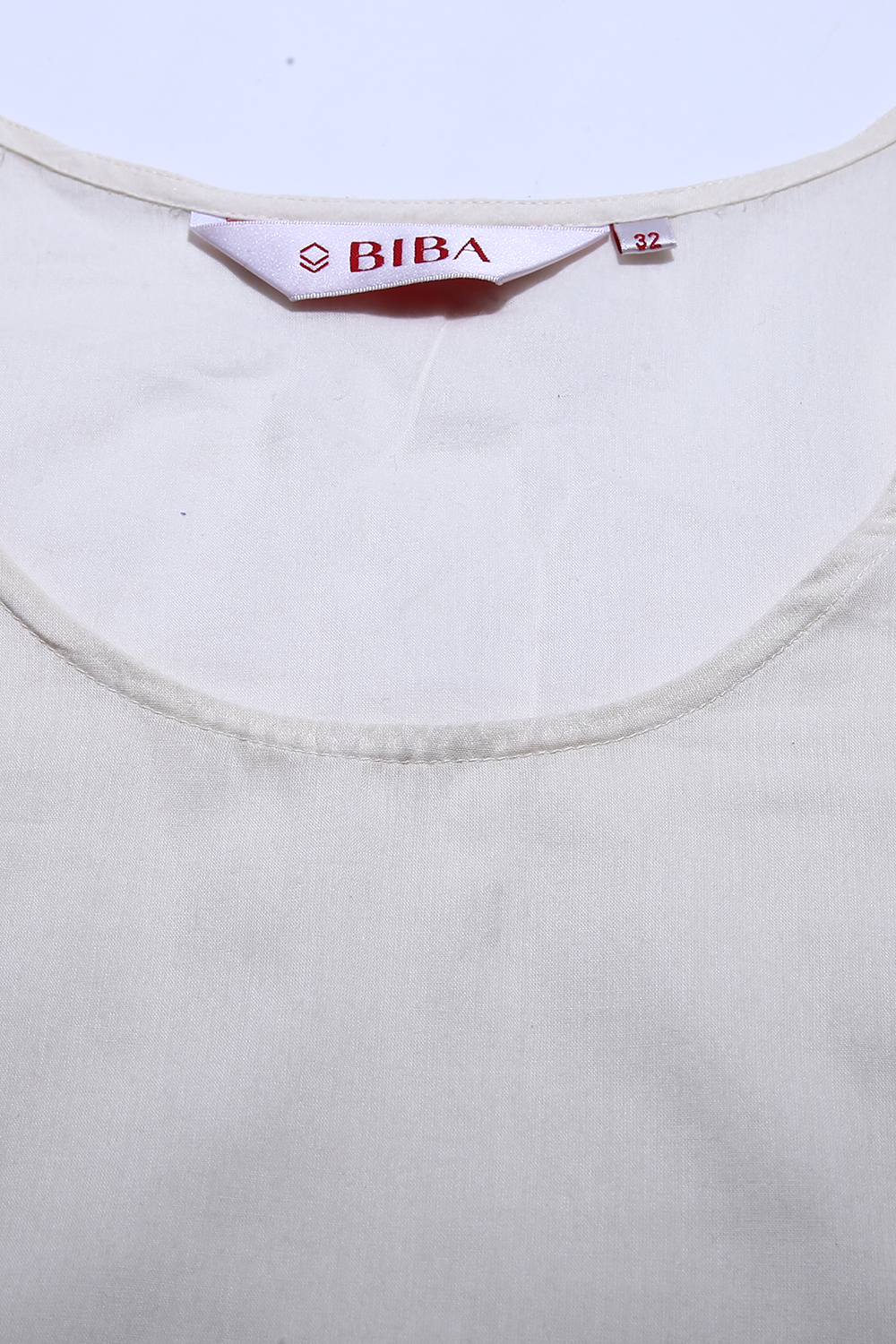 Off White Art Silk Cotton Chikankari Embroidered Kurta image number 2
