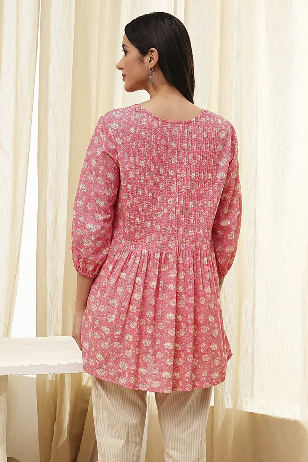 Coral Cotton Pleated Short Kurta image number 3