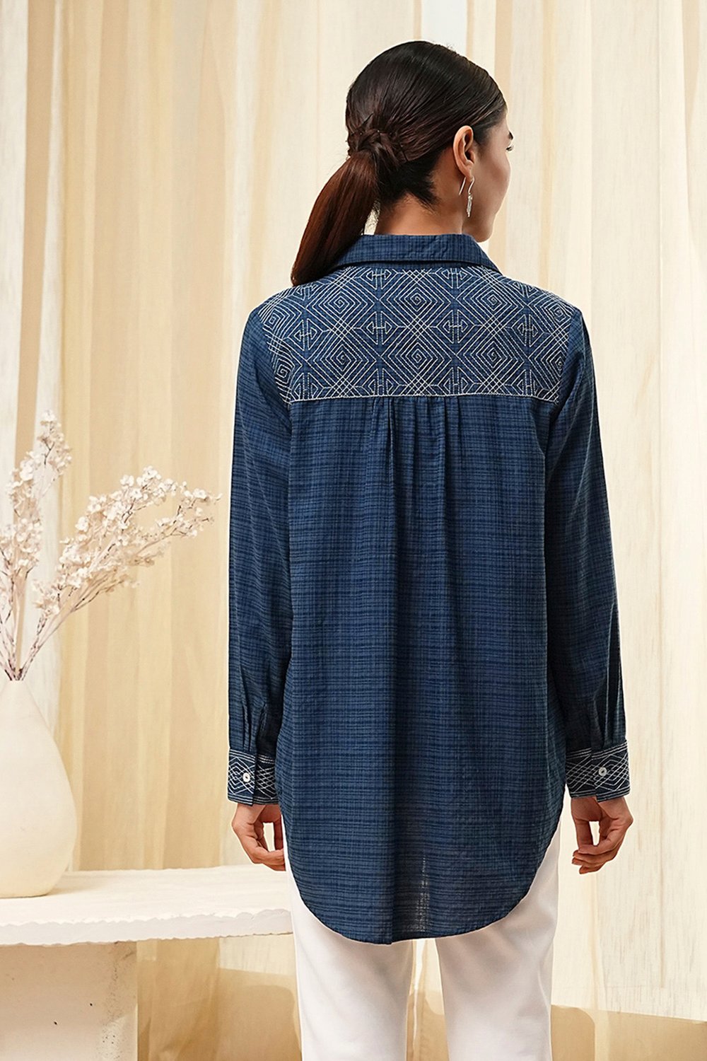 Blue Cotton Blend High-Low Straight Shirt image number 3