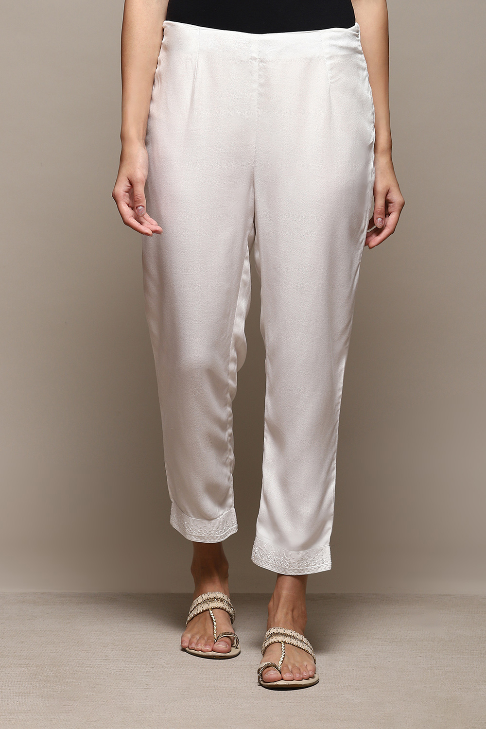 Maroon Viscose Slim Solid Pants image number 5